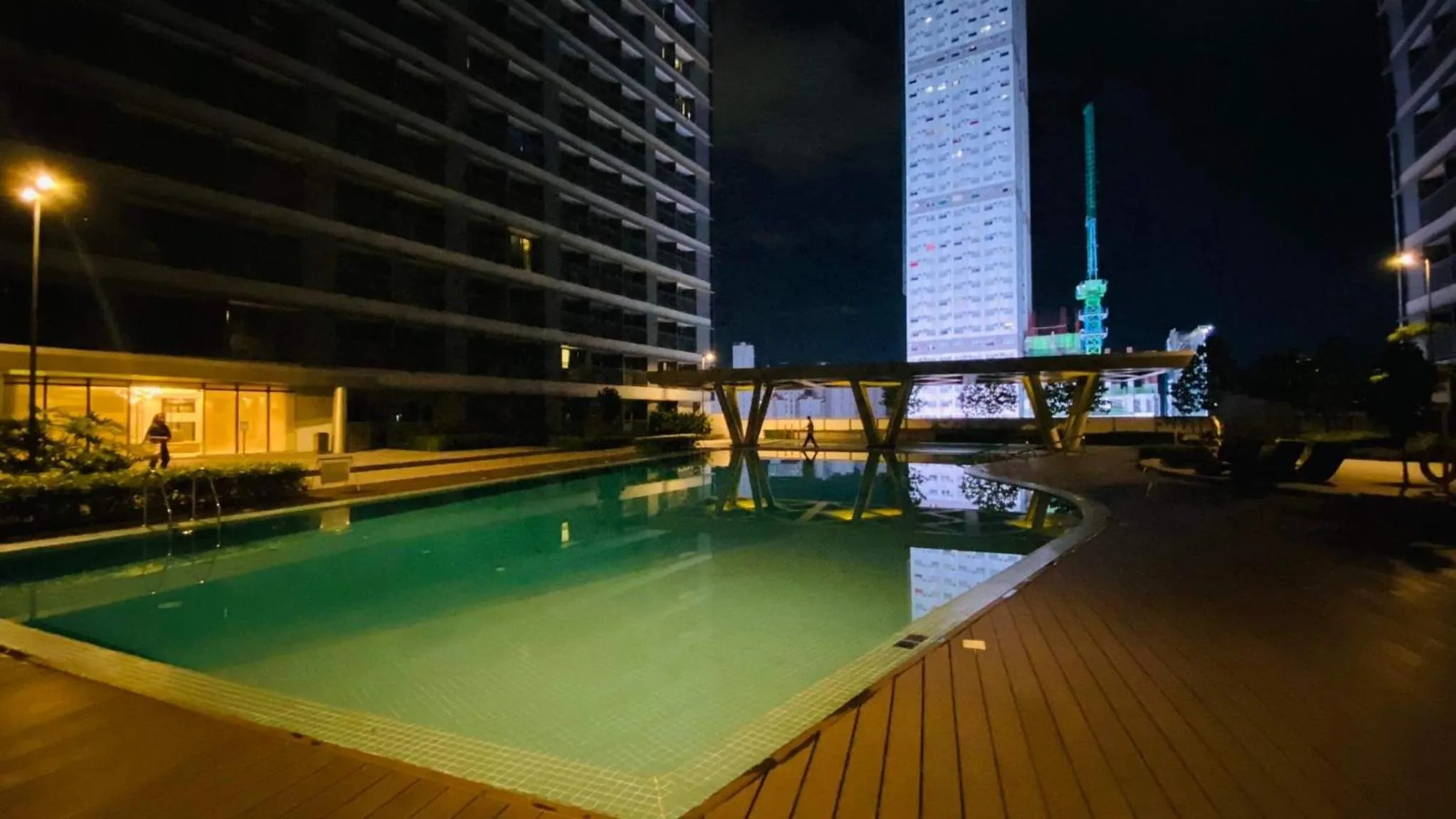 Property building in Cozy 1Br with Netflix & Balcony Pool View Condo