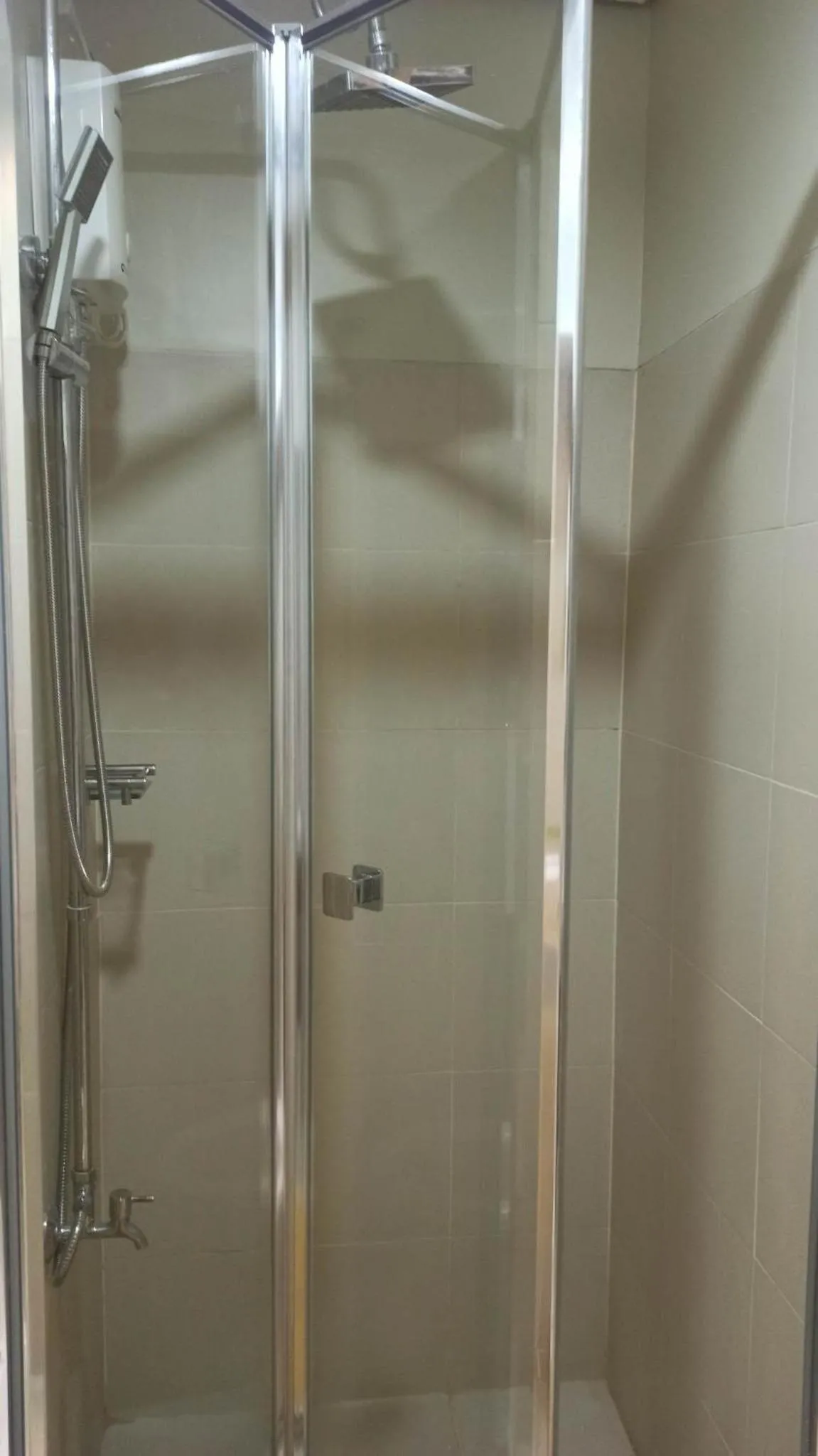 Shower in Cozy 1Br with Netflix & Balcony Pool View Condo