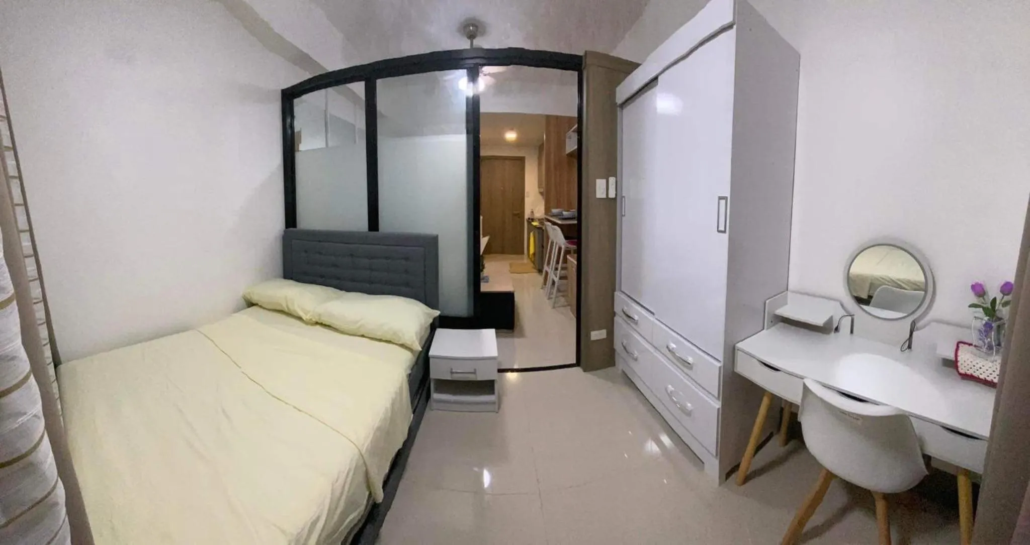 Bed in Cozy 1Br with Netflix & Balcony Pool View Condo