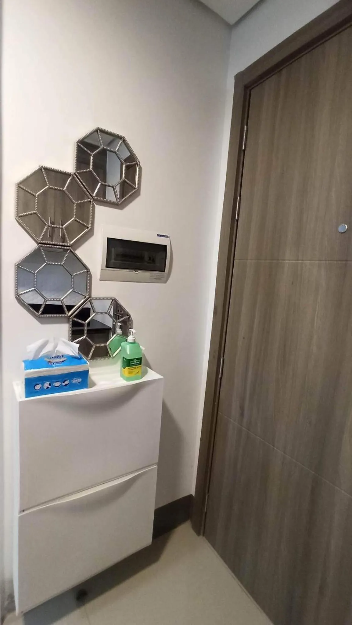 Decorative detail in Cozy 1Br with Netflix & Balcony Pool View Condo