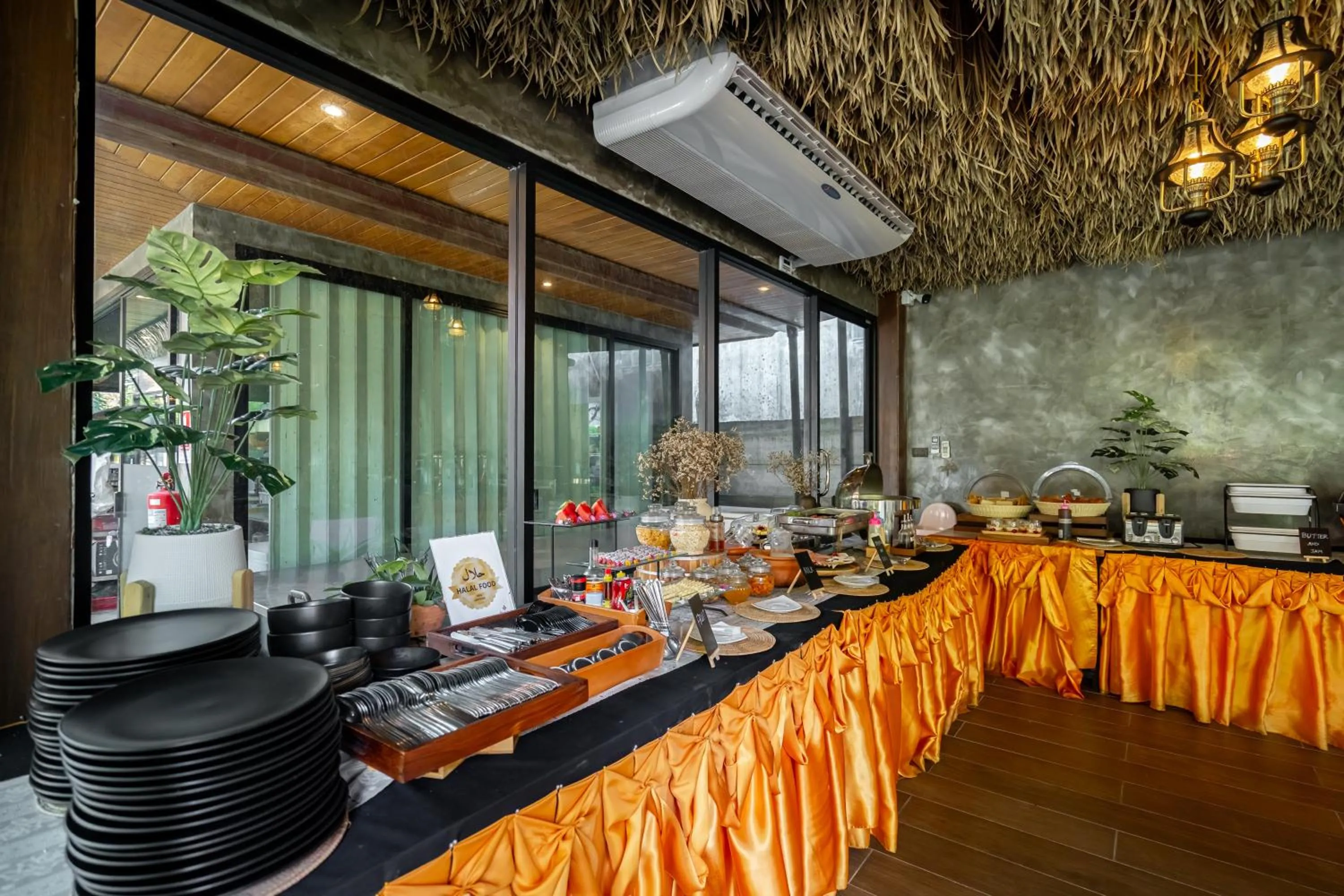 Food and drinks in Malabar Pool Villa Phuket