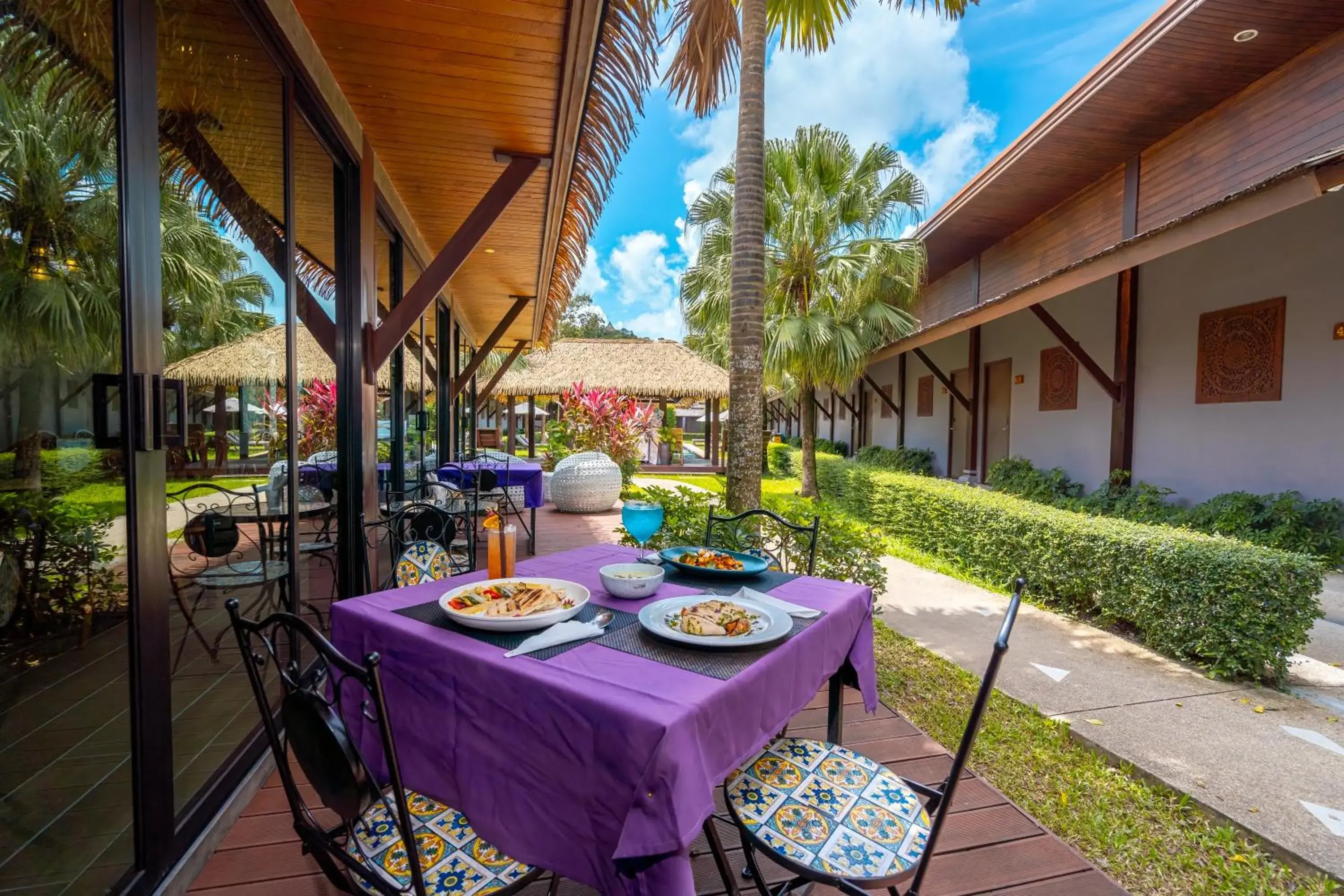 Restaurant/places to eat in Malabar Pool Villa Phuket Restaurant/places to eat in Malabar Pool Villa Phuket