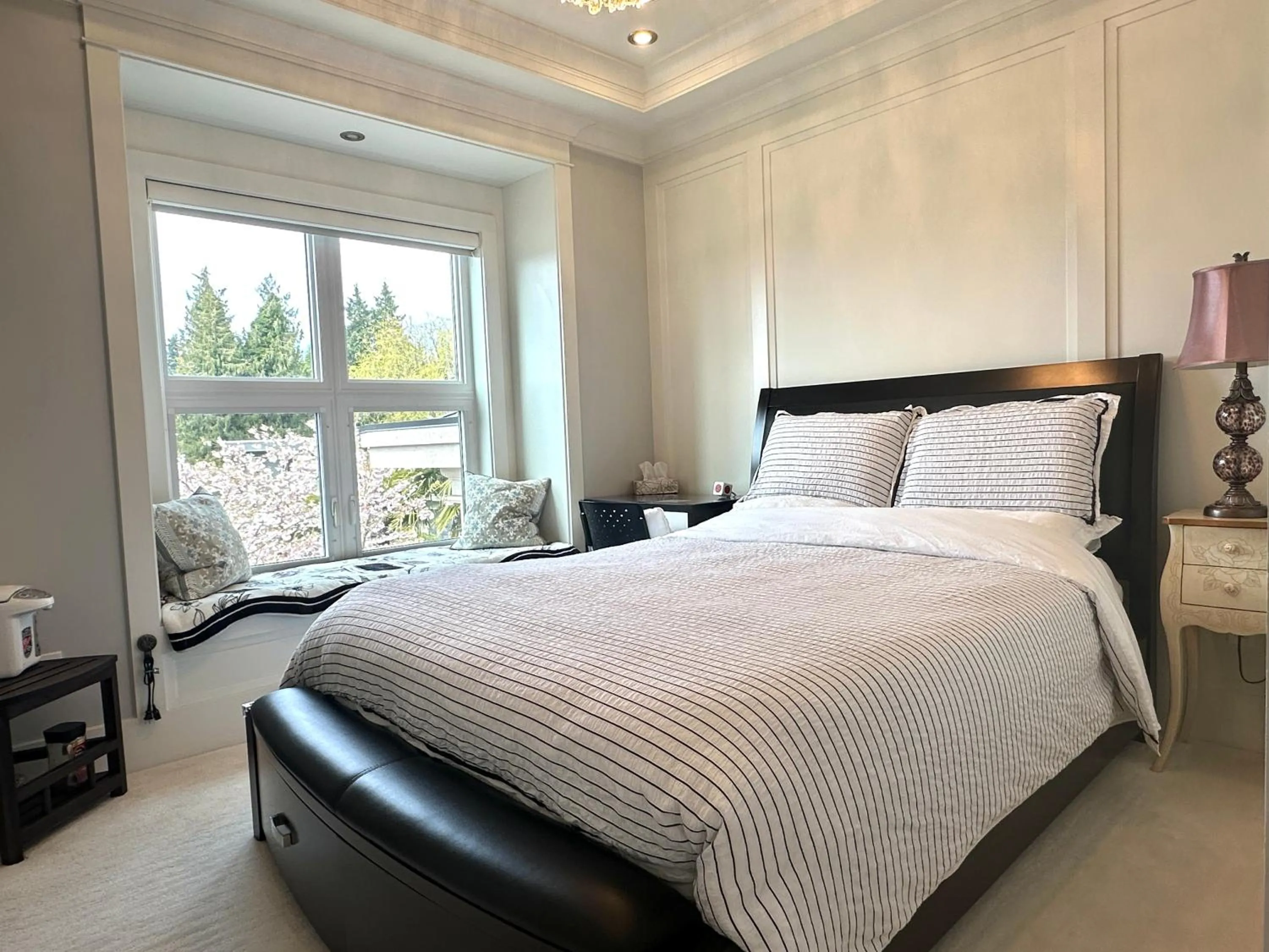 Bed in Vancouver Shangrila House