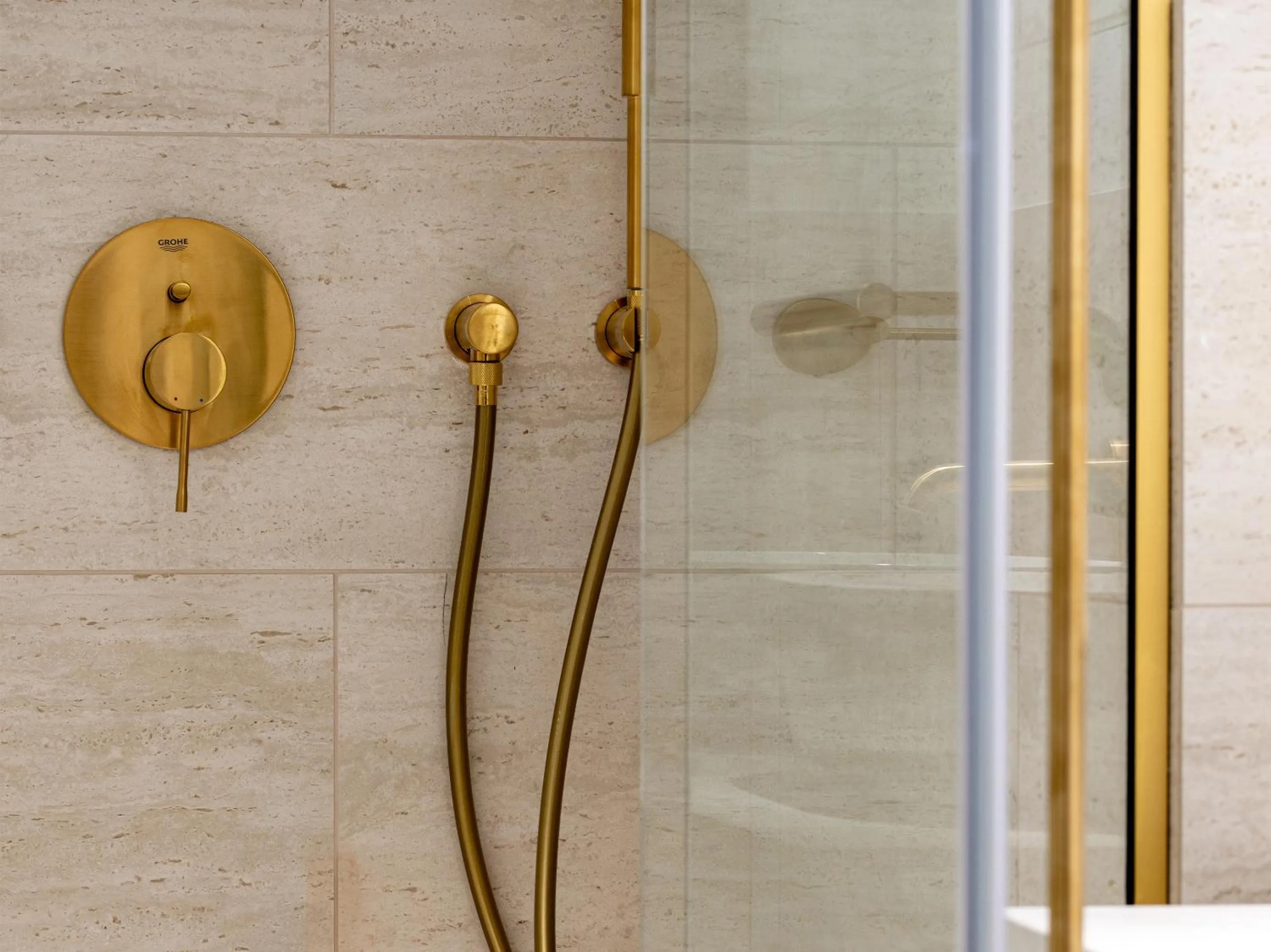 Shower in Grecotel Filoxenia