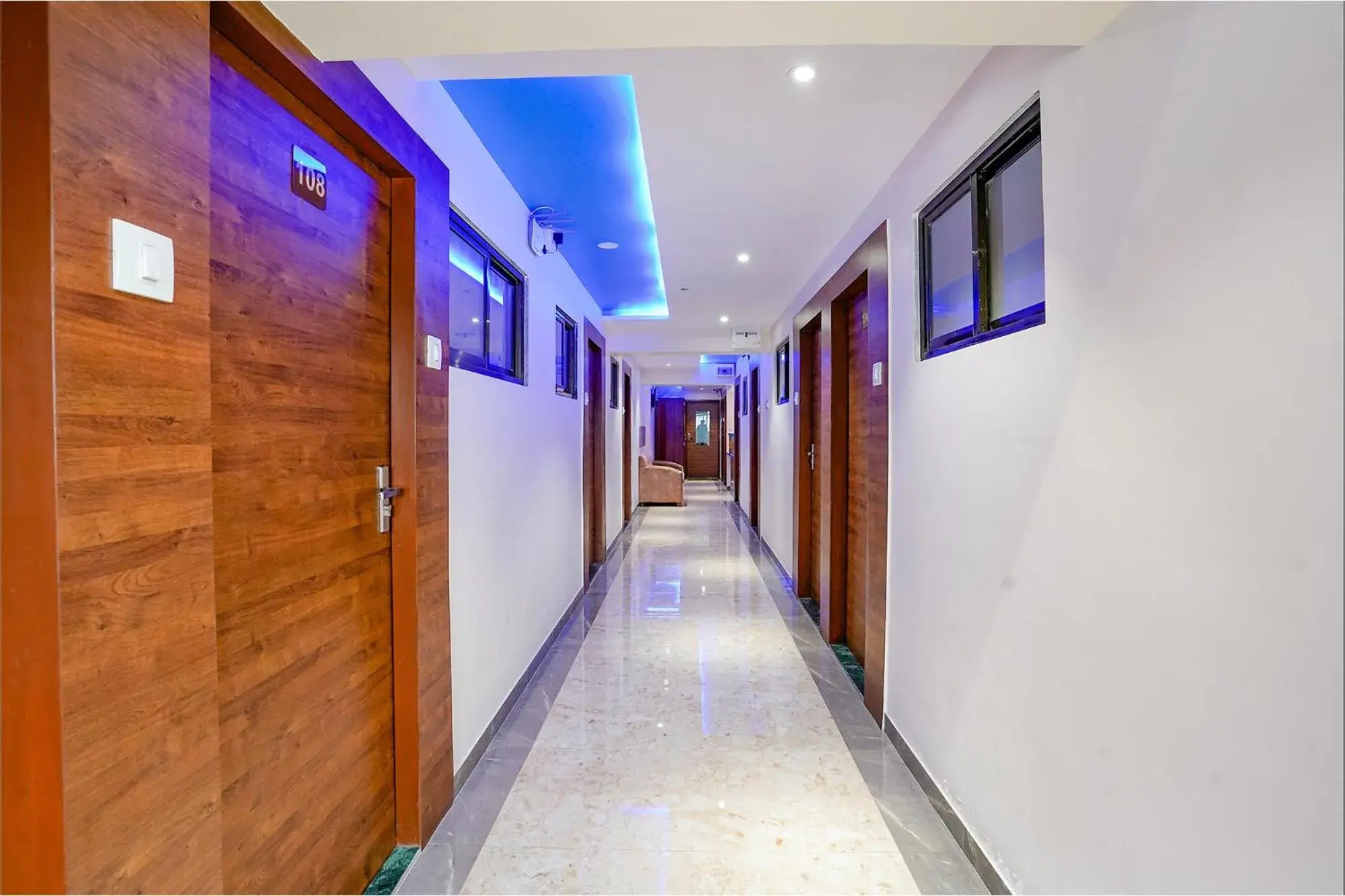 Lobby or reception in FabExpress Alive - Nr Juhu Beach Lobby or reception in FabExpress Alive - Nr Juhu Beach