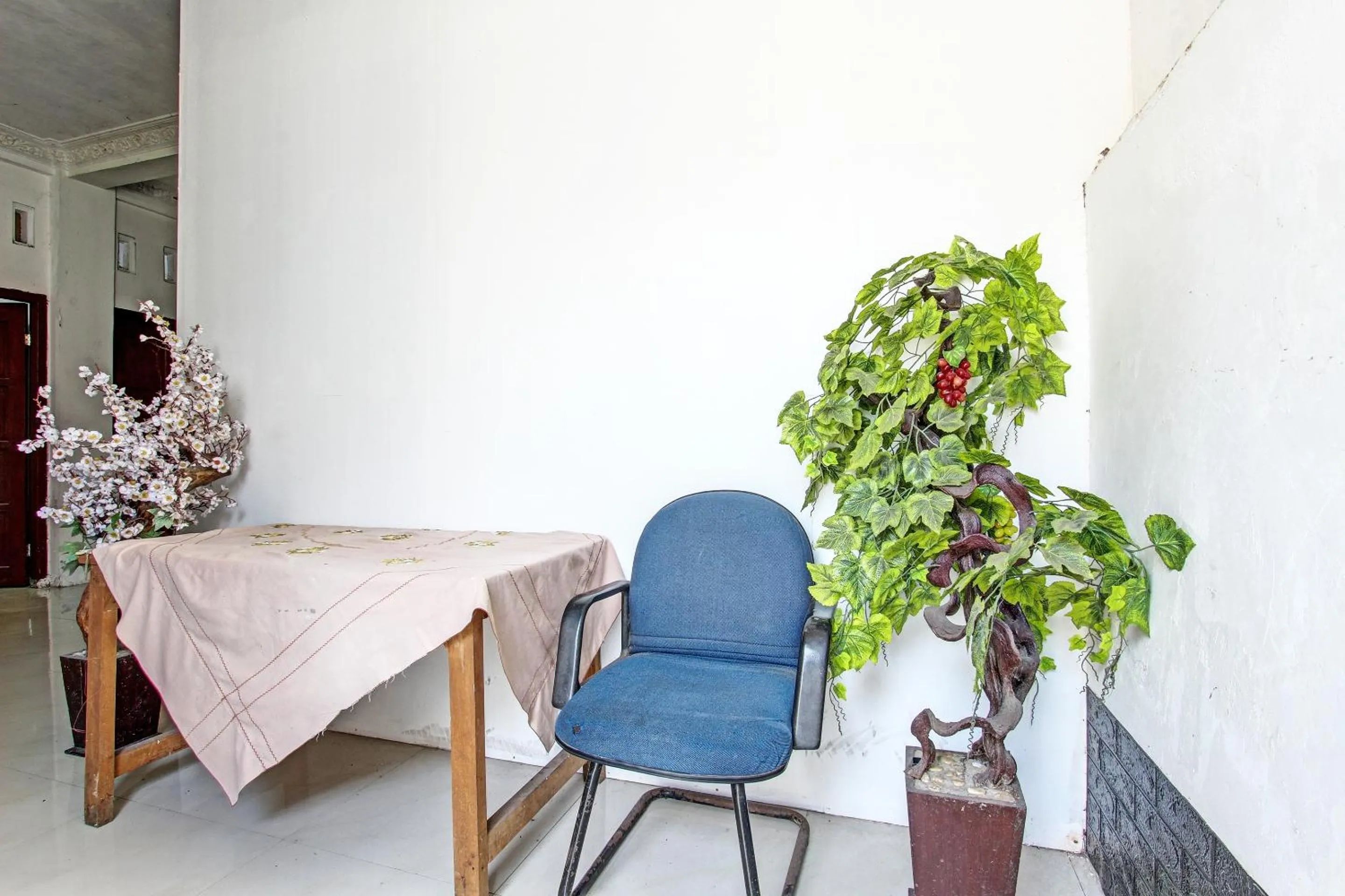 Lobby or reception in Hotel O Adinda Kost