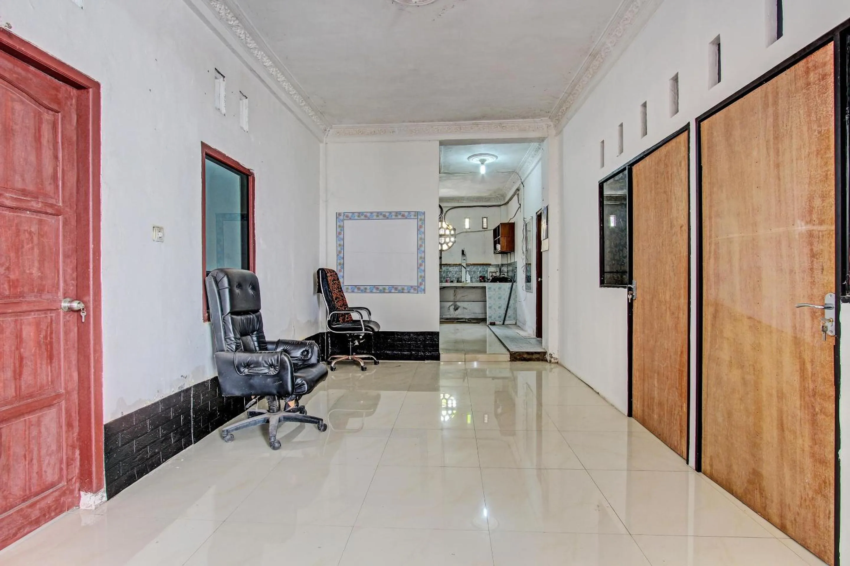 Lobby or reception in Hotel O Adinda Kost