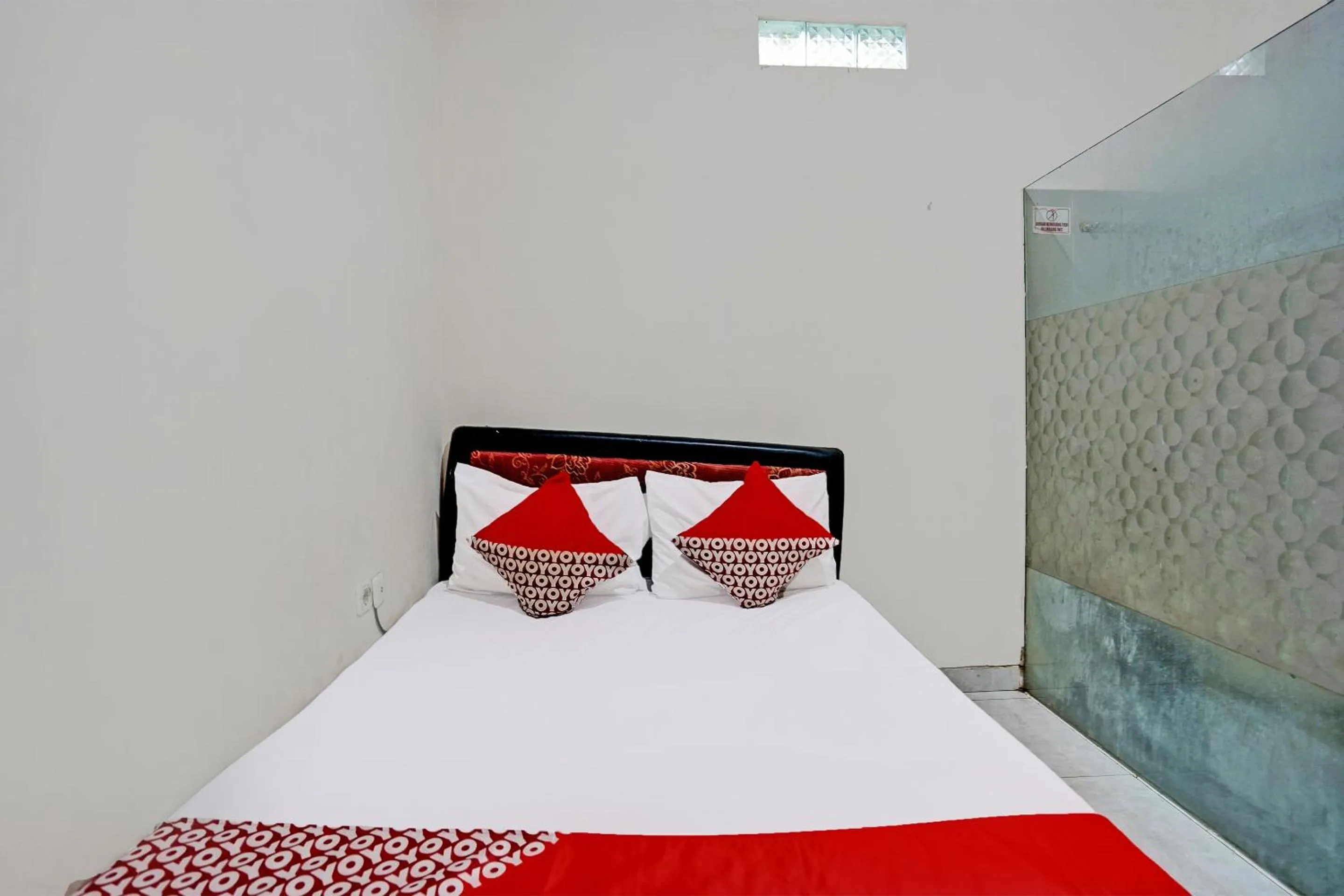 Bedroom, Bed in OYO Life 92190 Arya Guest House