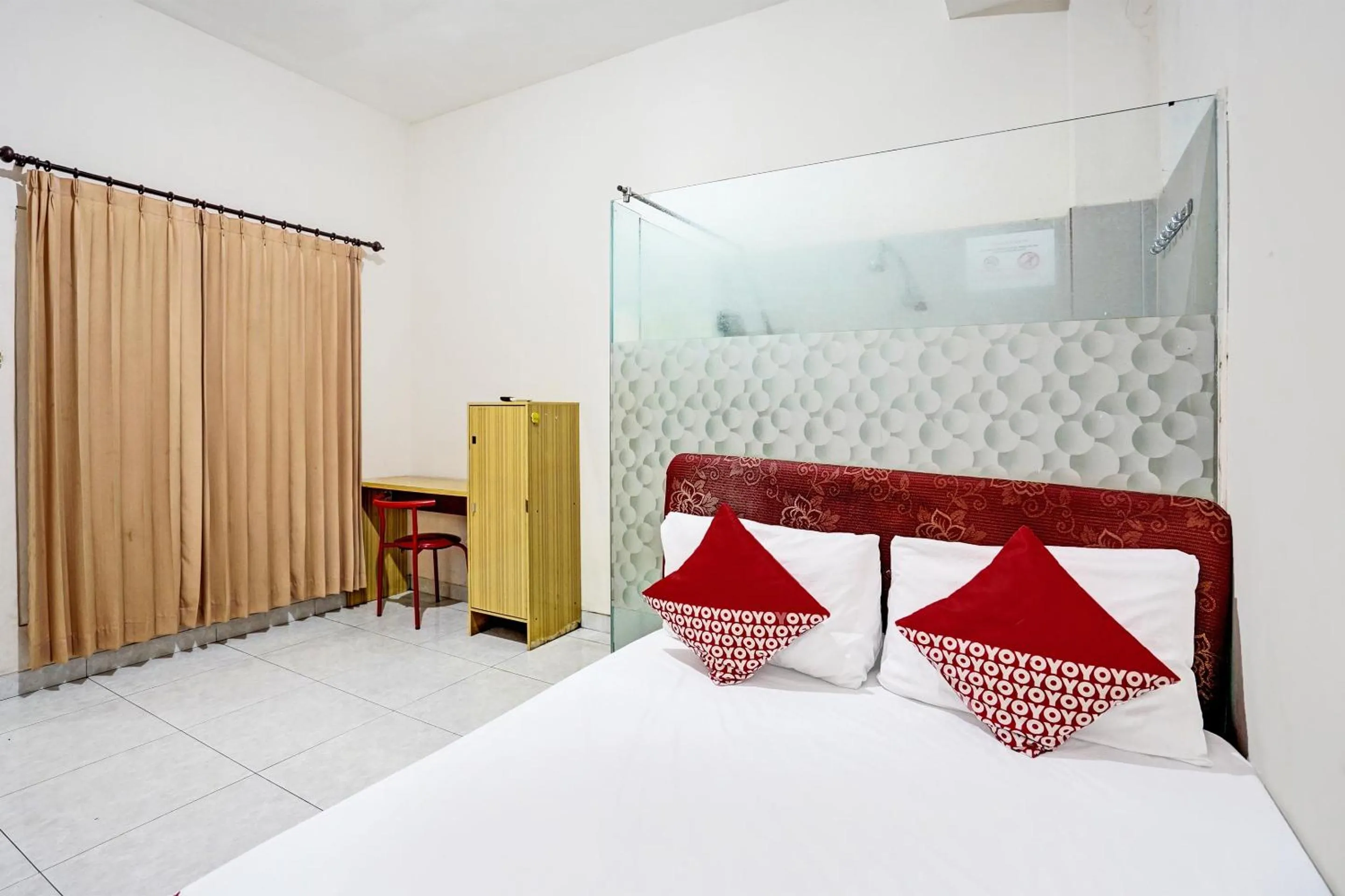 Bedroom, Bed in OYO Life 92190 Arya Guest House