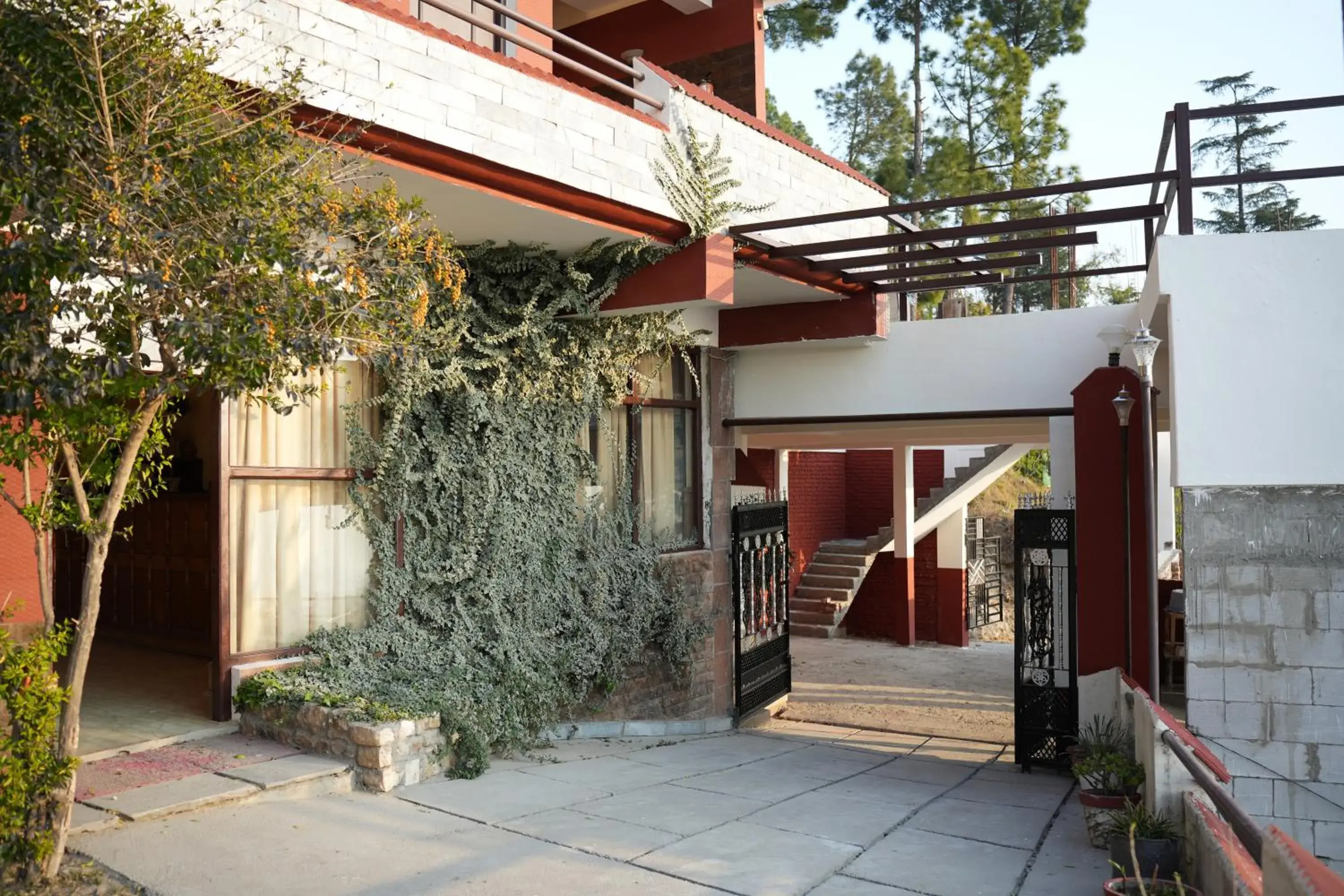 Facade/entrance in The Hill Paradise Facade/entrance in The Hill Paradise