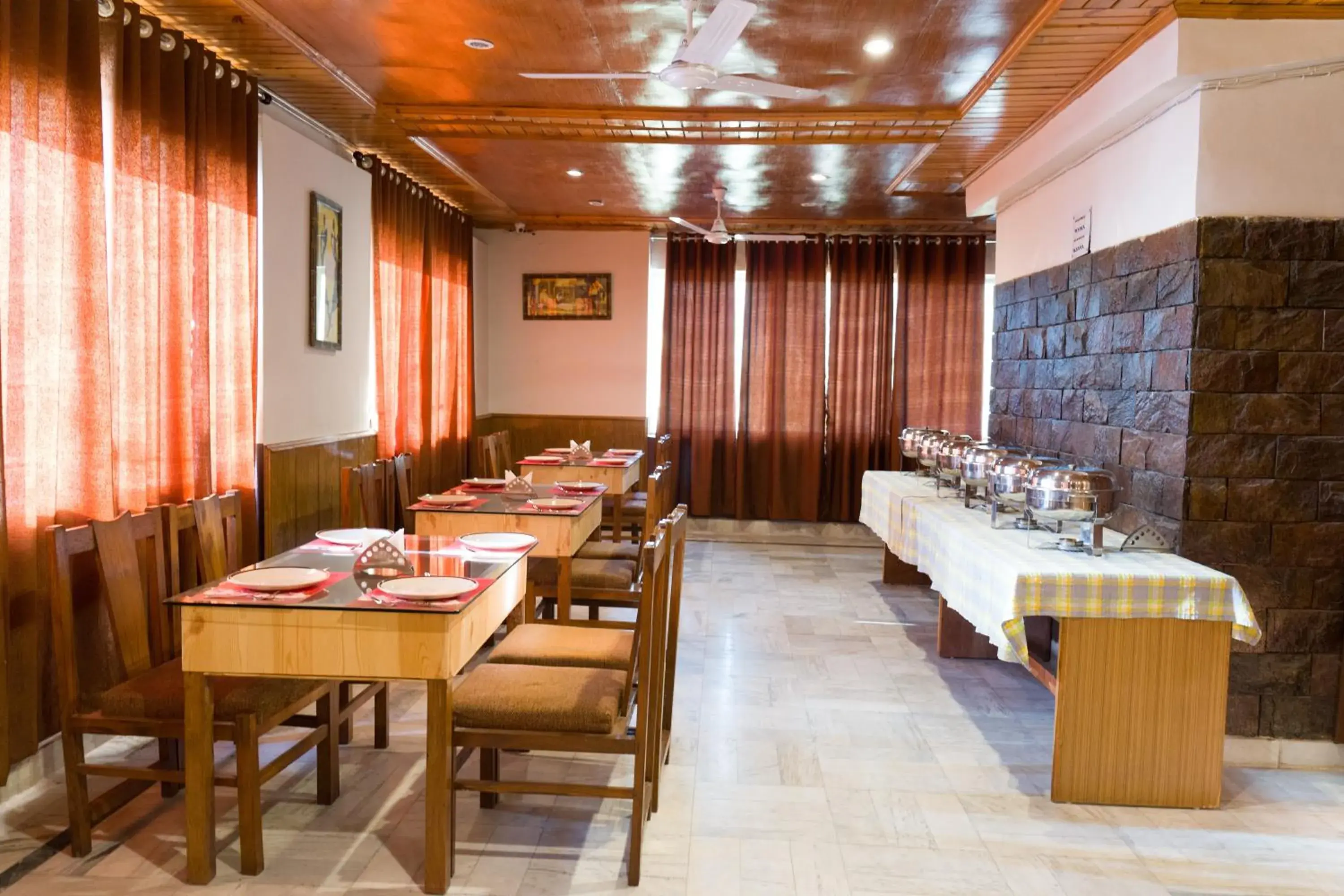 Restaurant/places to eat in The Hill Paradise Restaurant/places to eat in The Hill Paradise