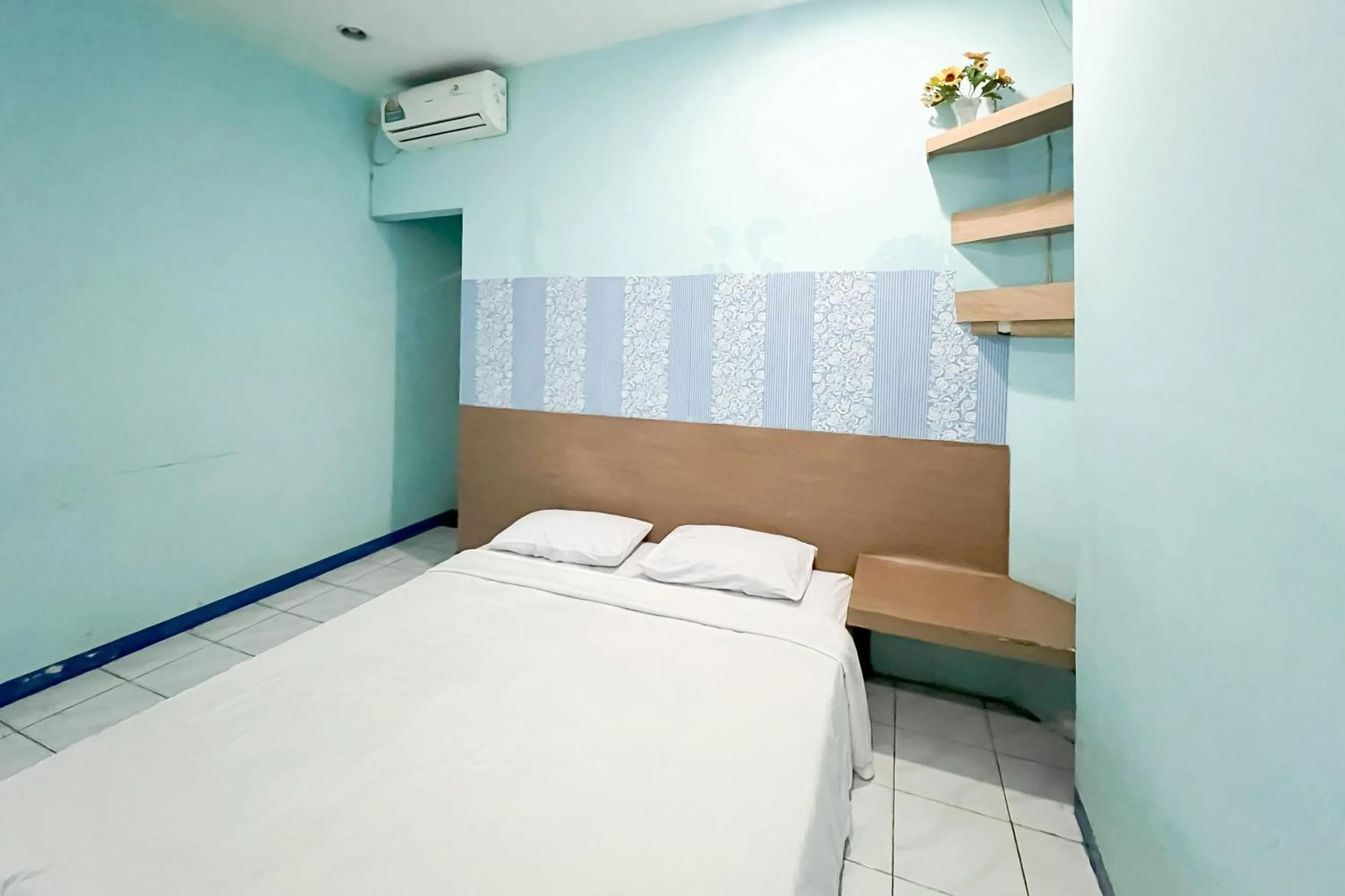 Bedroom, Bed in Pondok Karisma Syariah Tasikmalaya Mitra RedDoorz