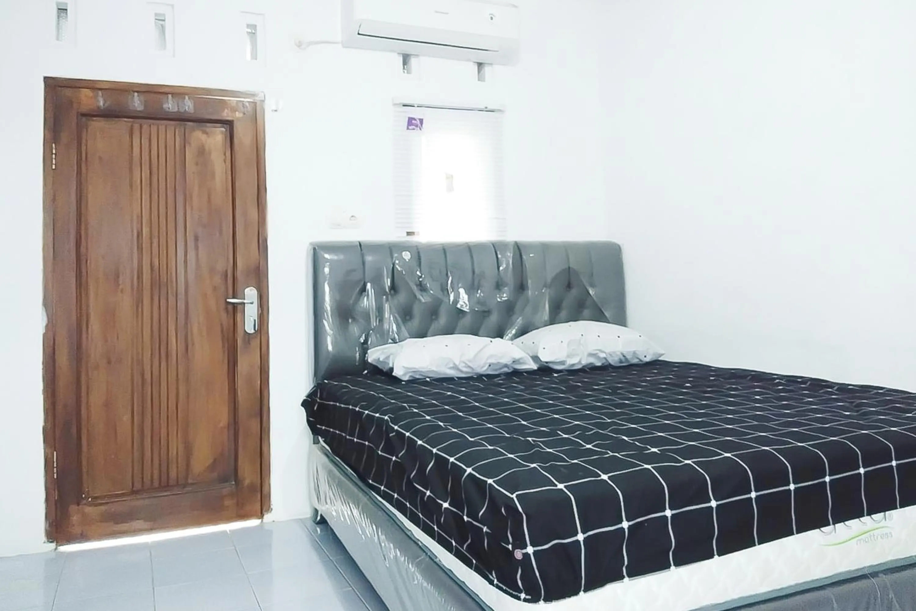 Bedroom, Bed in Pondok Karisma Syariah Tasikmalaya Mitra RedDoorz