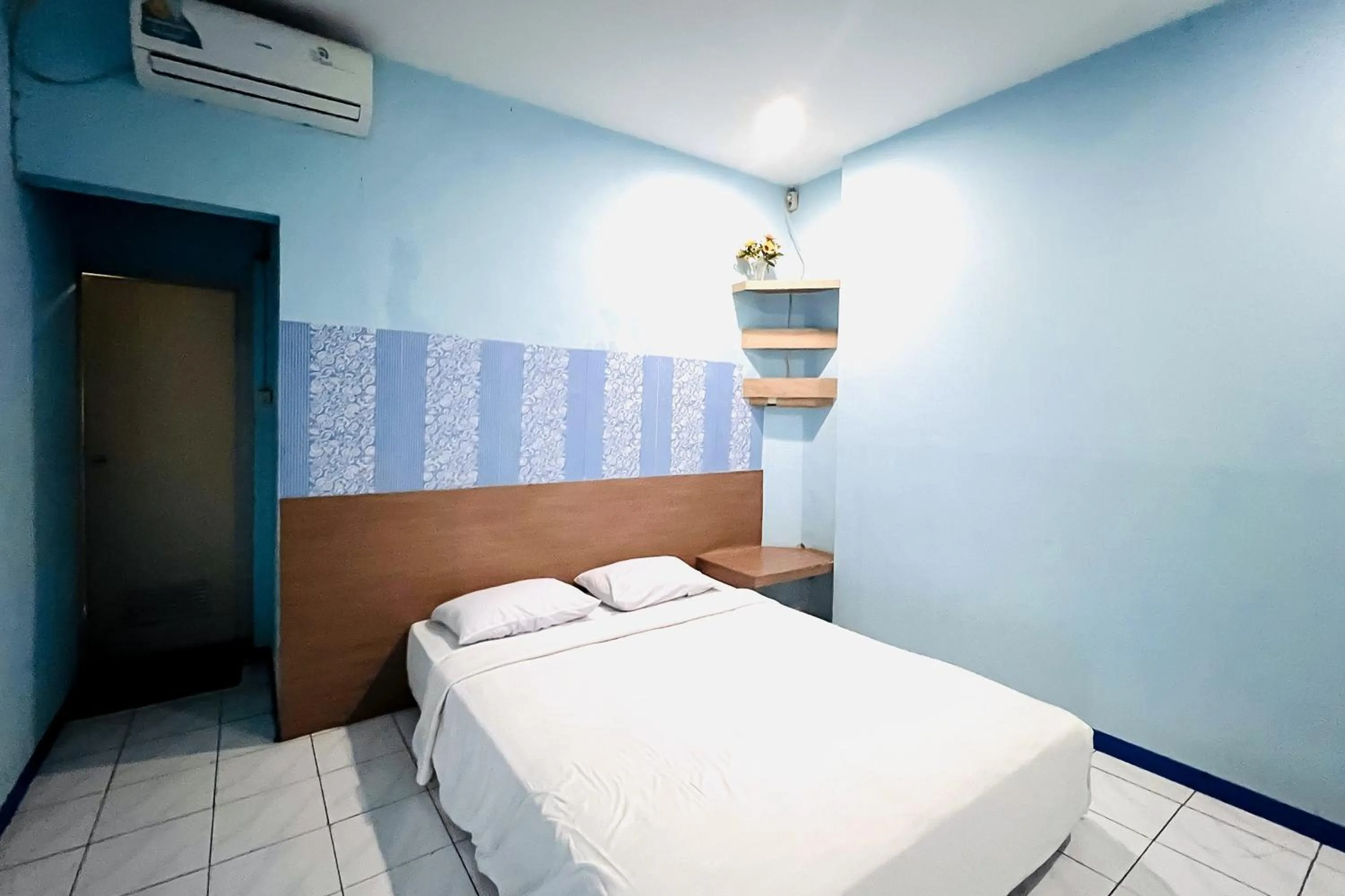Bedroom, Bed in Pondok Karisma Syariah Tasikmalaya Mitra RedDoorz