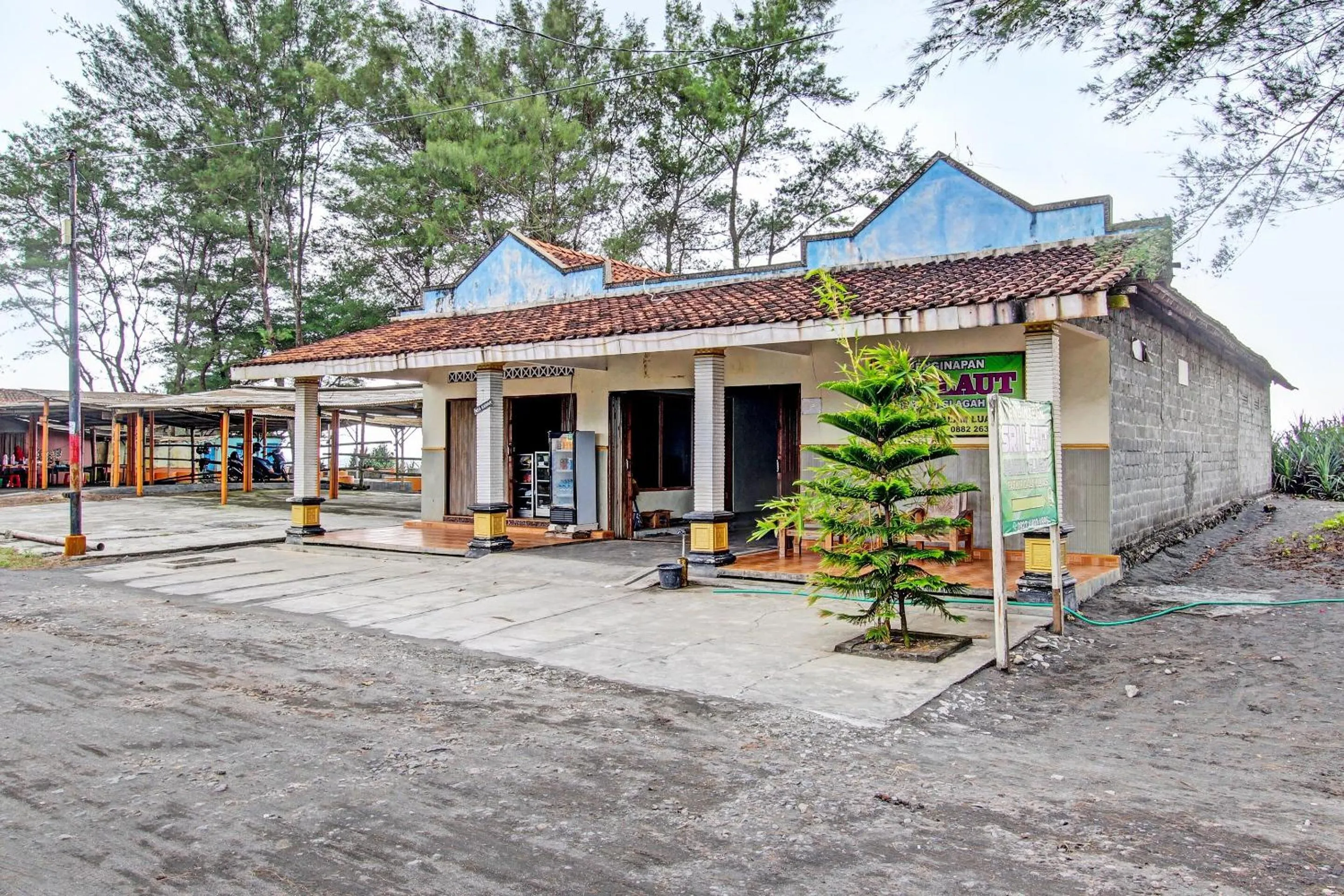 Facade/entrance in Hotel O Sari Laut