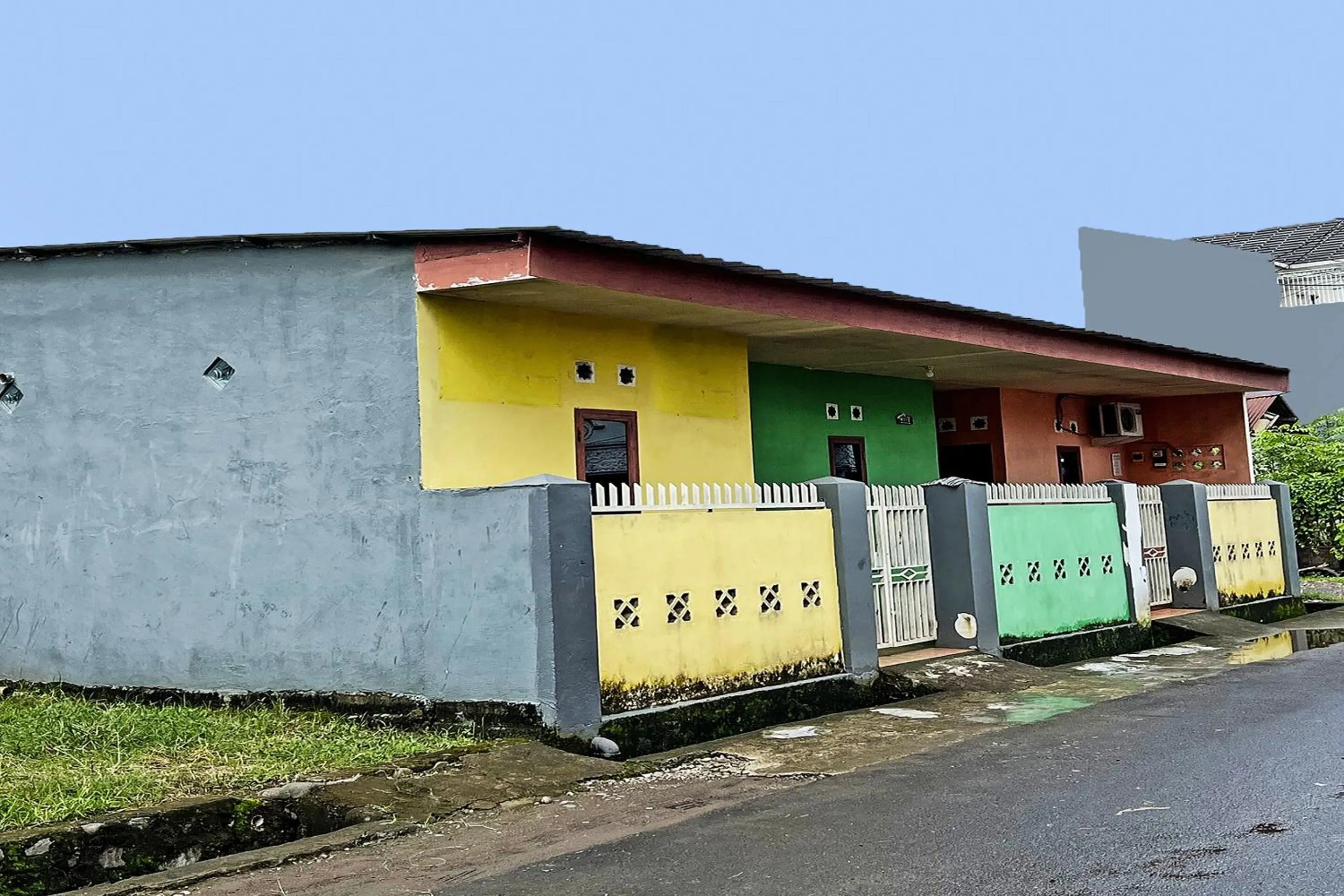Facade/entrance in Hotel O Pondok Cahaya