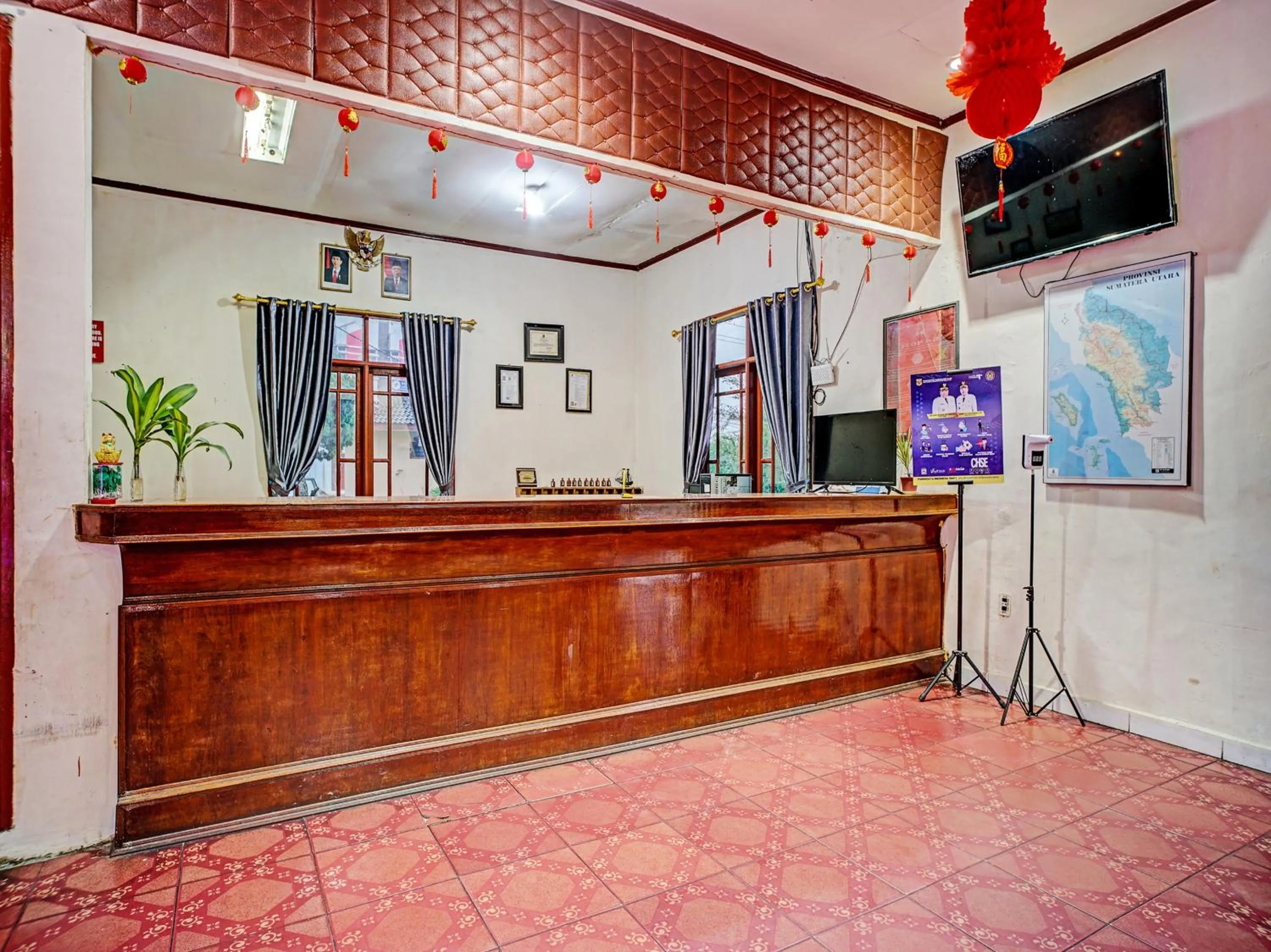 Lobby or reception in Capital O 92214 Beristera Hotel