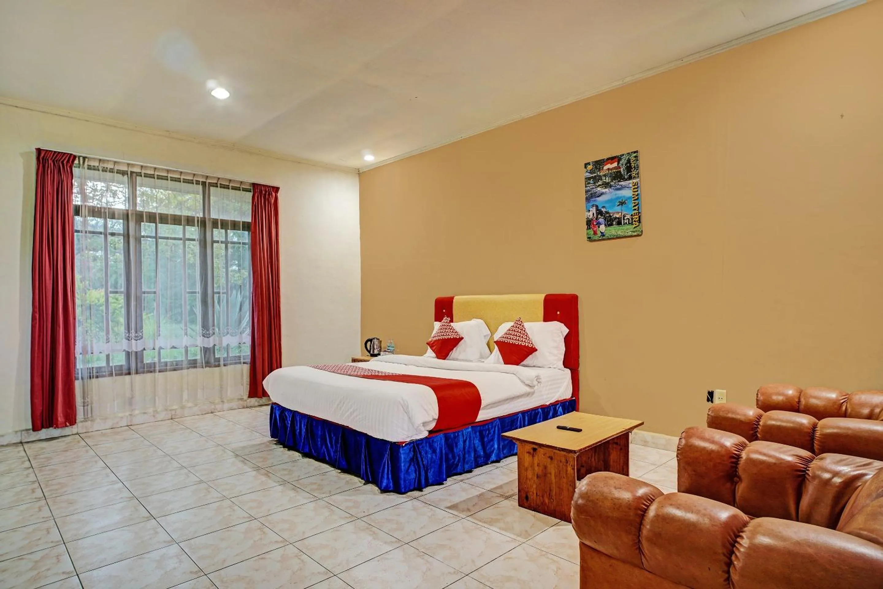 Bedroom in Capital O 92214 Beristera Hotel