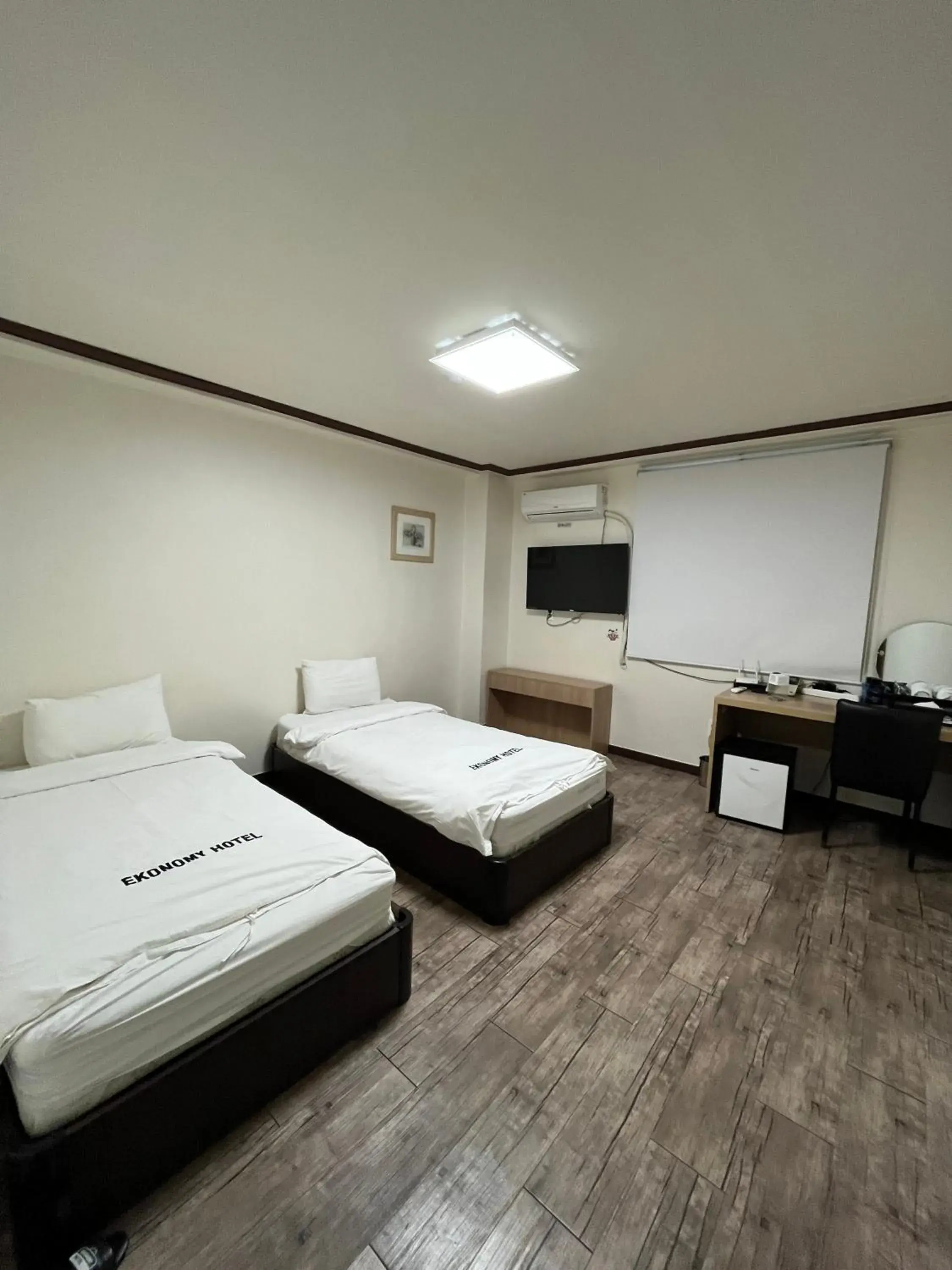 Standard Twin Room in Ekonomy Hotel Standard Twin Room in Ekonomy Hotel