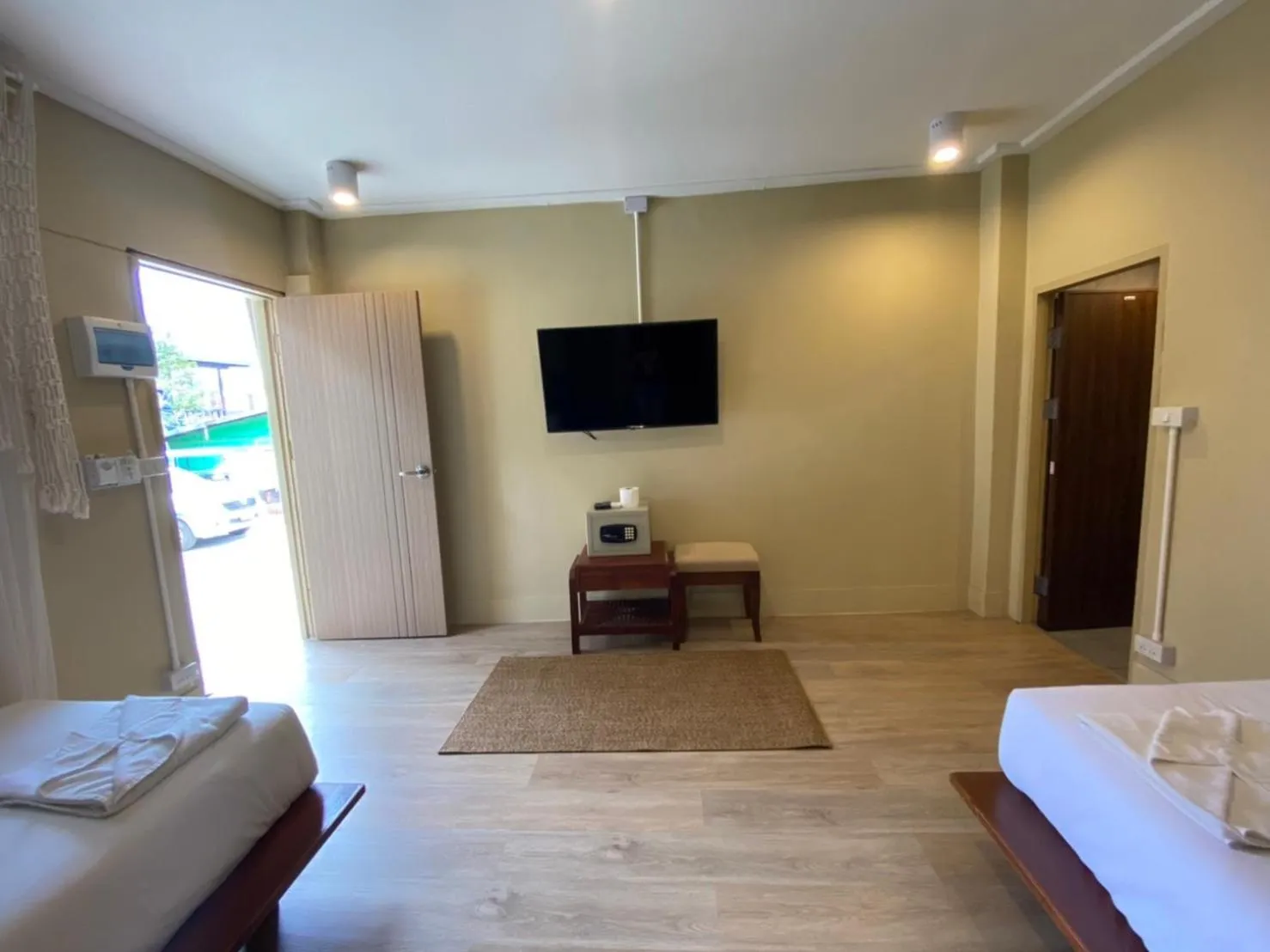 View (from property/room), Bed in U're Holitel