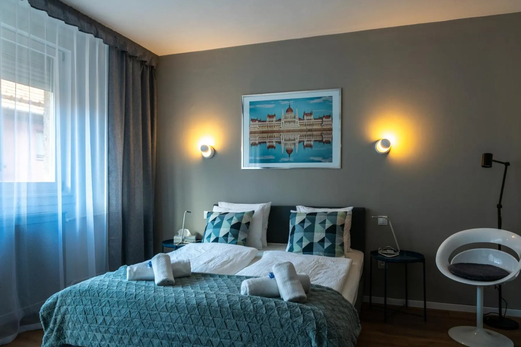 Bed in Home sweet Home