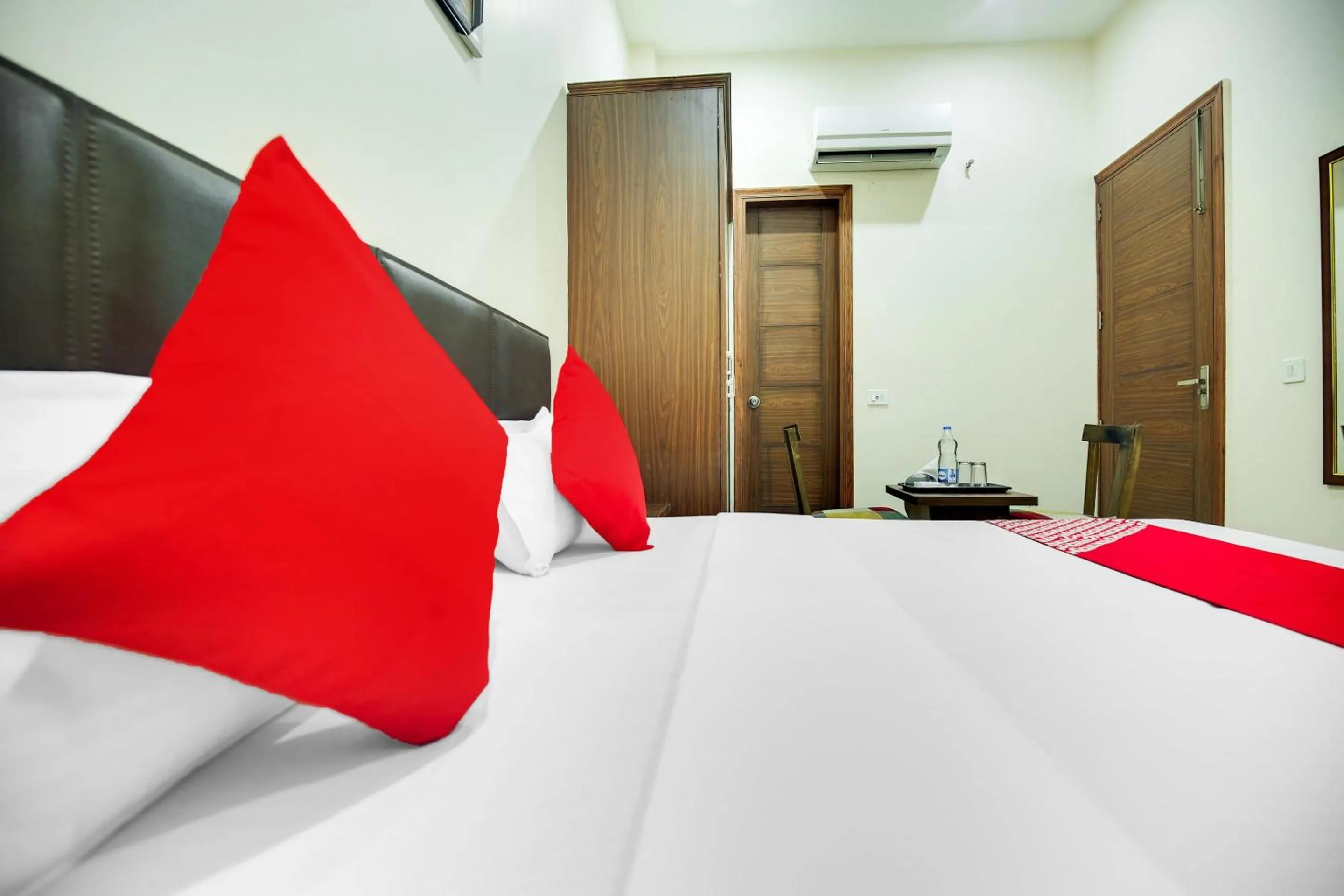 Bedroom, Bed in Hotel O Sky Line