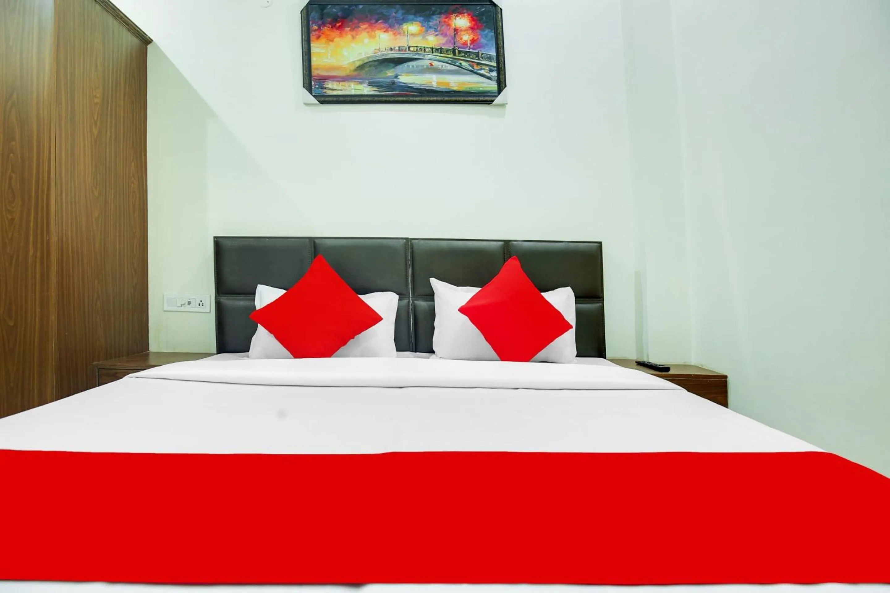 Bedroom, Bed in Hotel O Sky Line