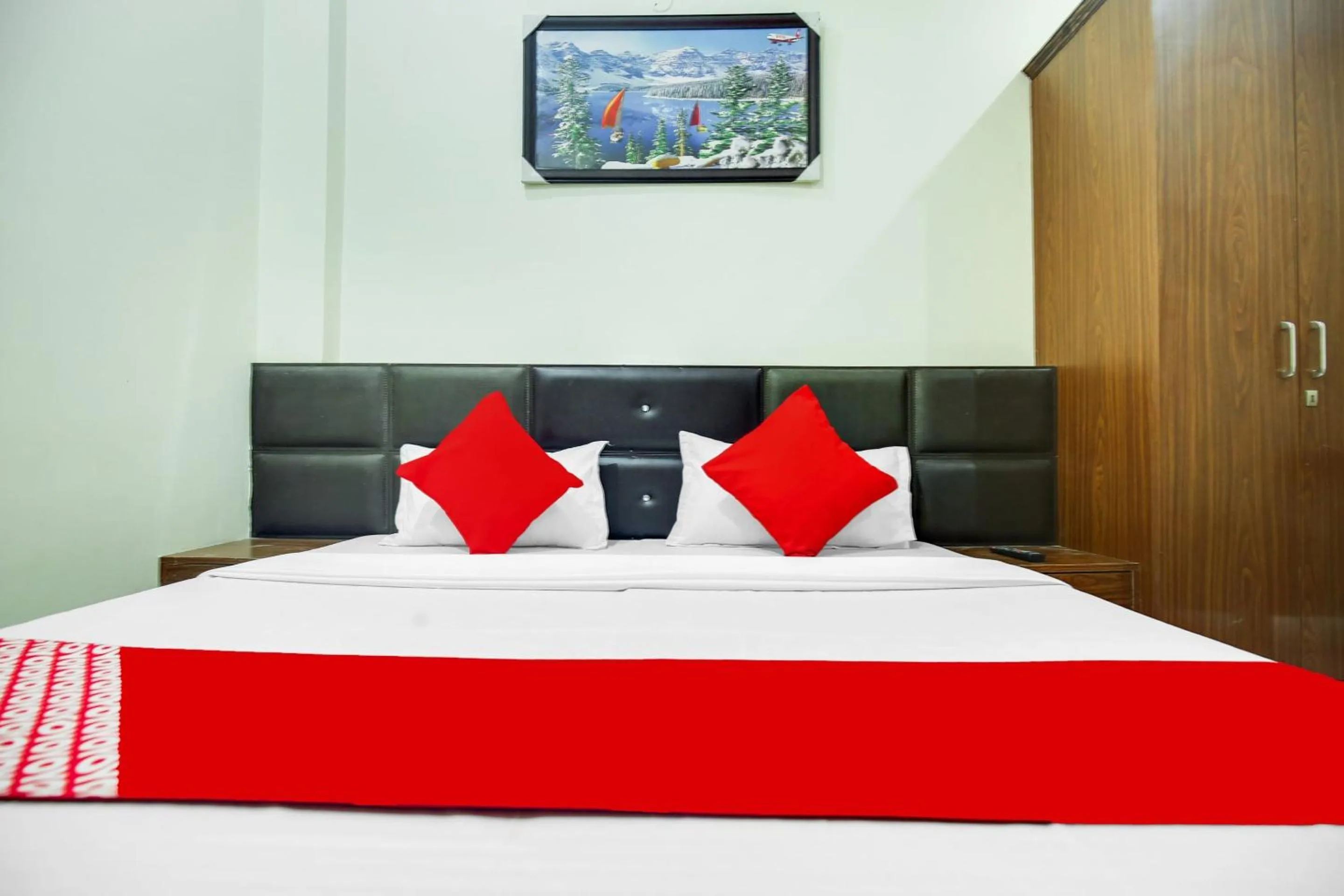 Bedroom, Bed in Hotel O Sky Line