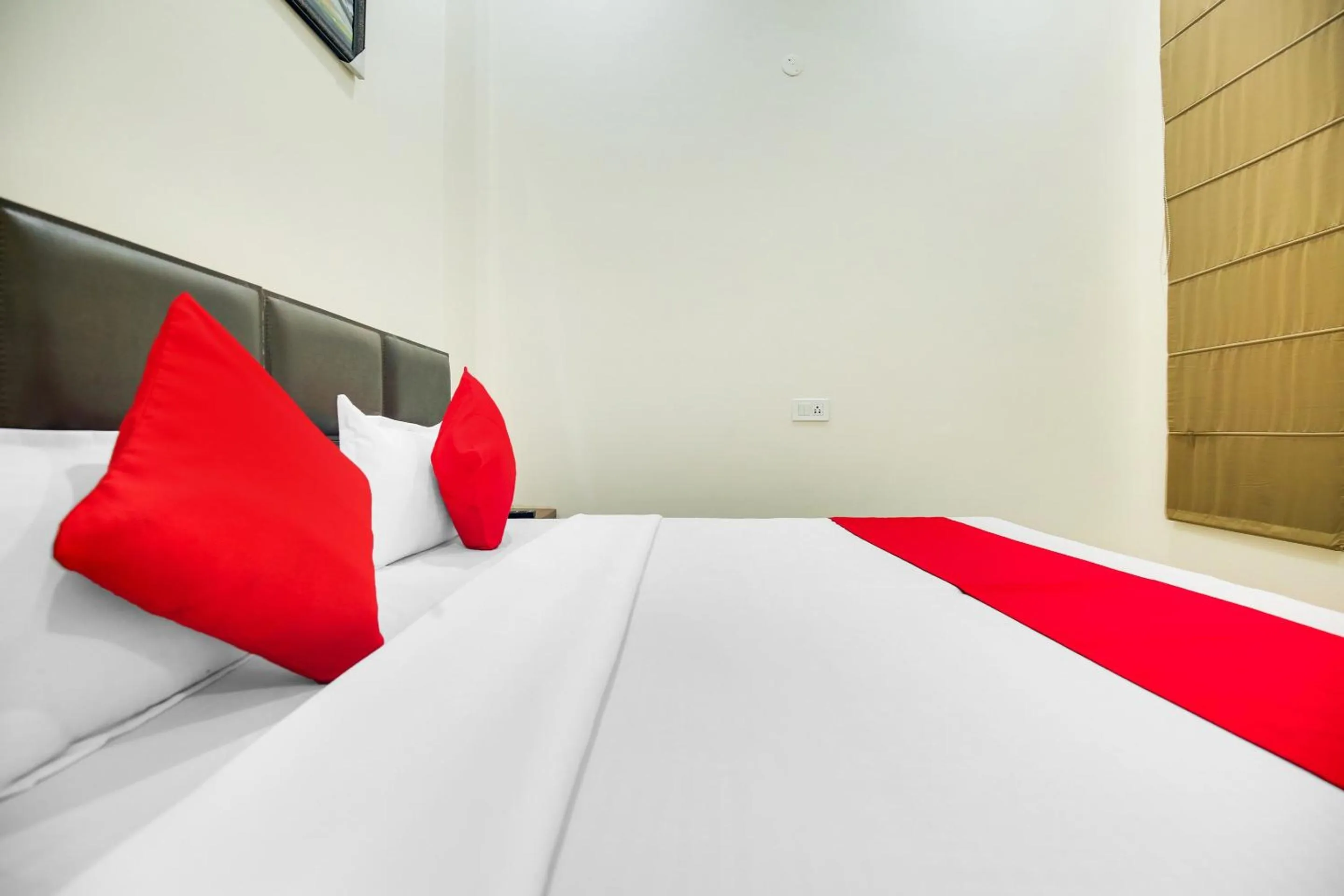 Bedroom, Bed in Hotel O Sky Line