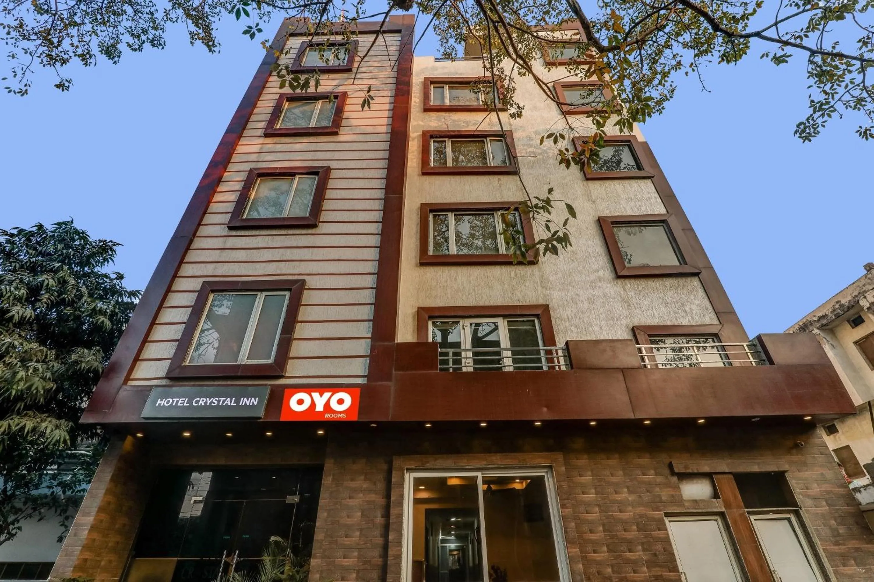 Hotel O by OYO Crystal Near Gomti Riverfront Park