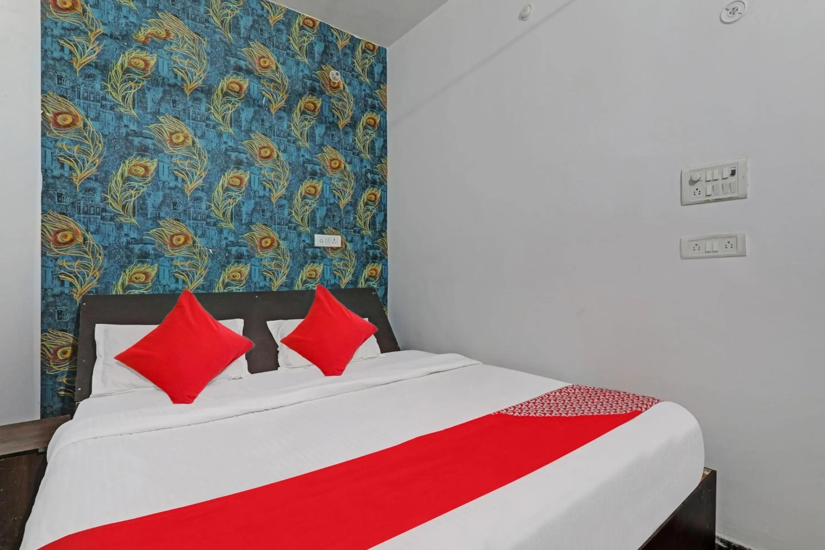 Bedroom, Bed in Hotel O APM INN