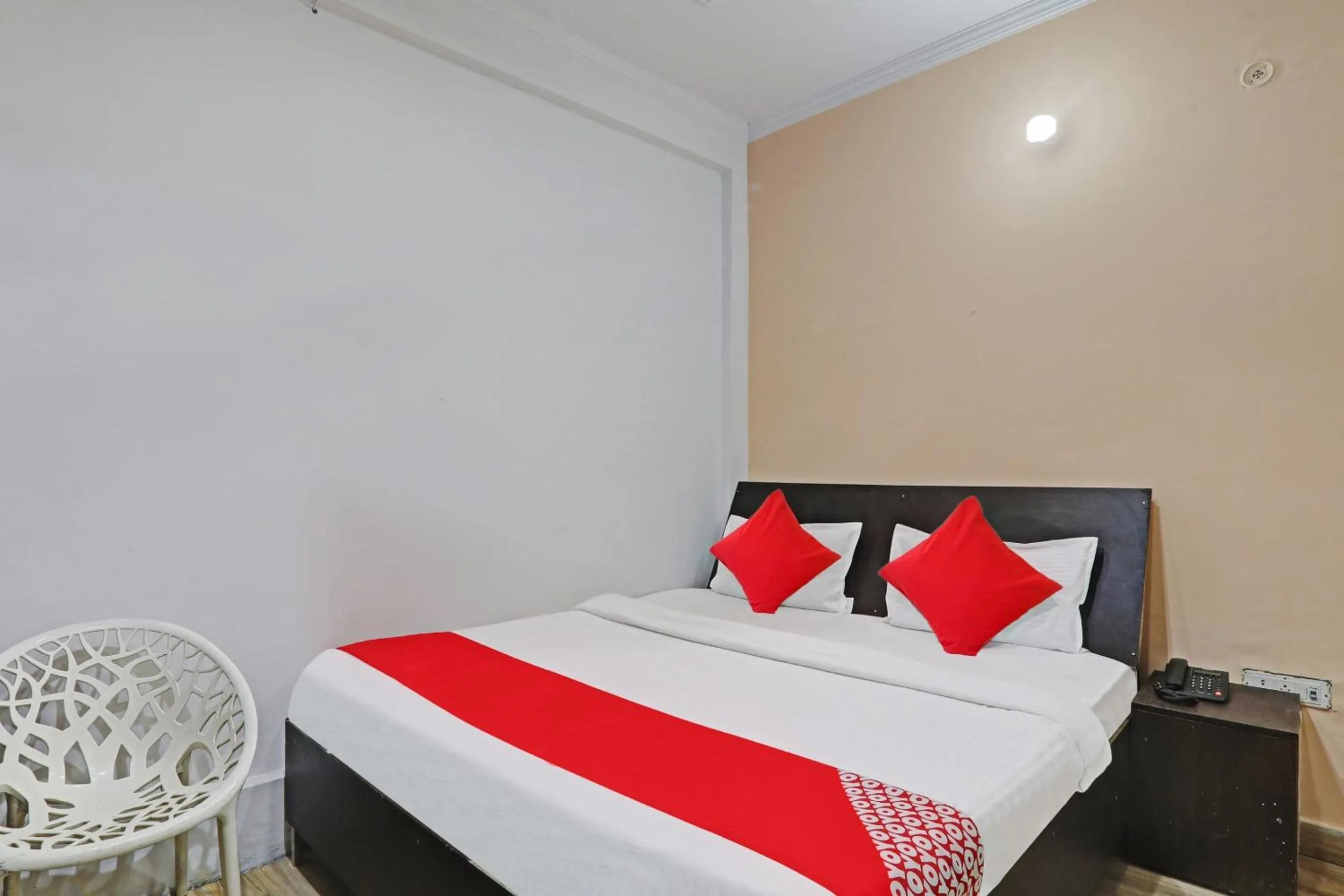 Bedroom, Bed in Hotel O APM INN