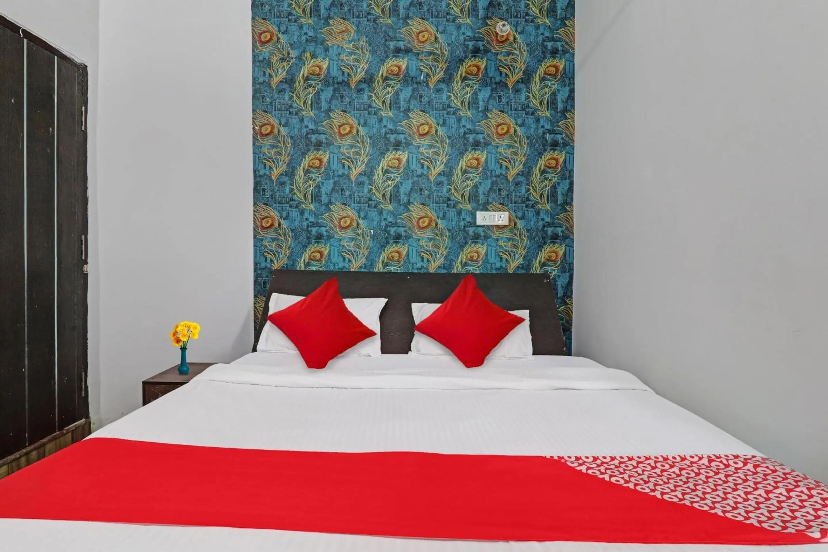 Bedroom, Bed in Hotel O APM INN