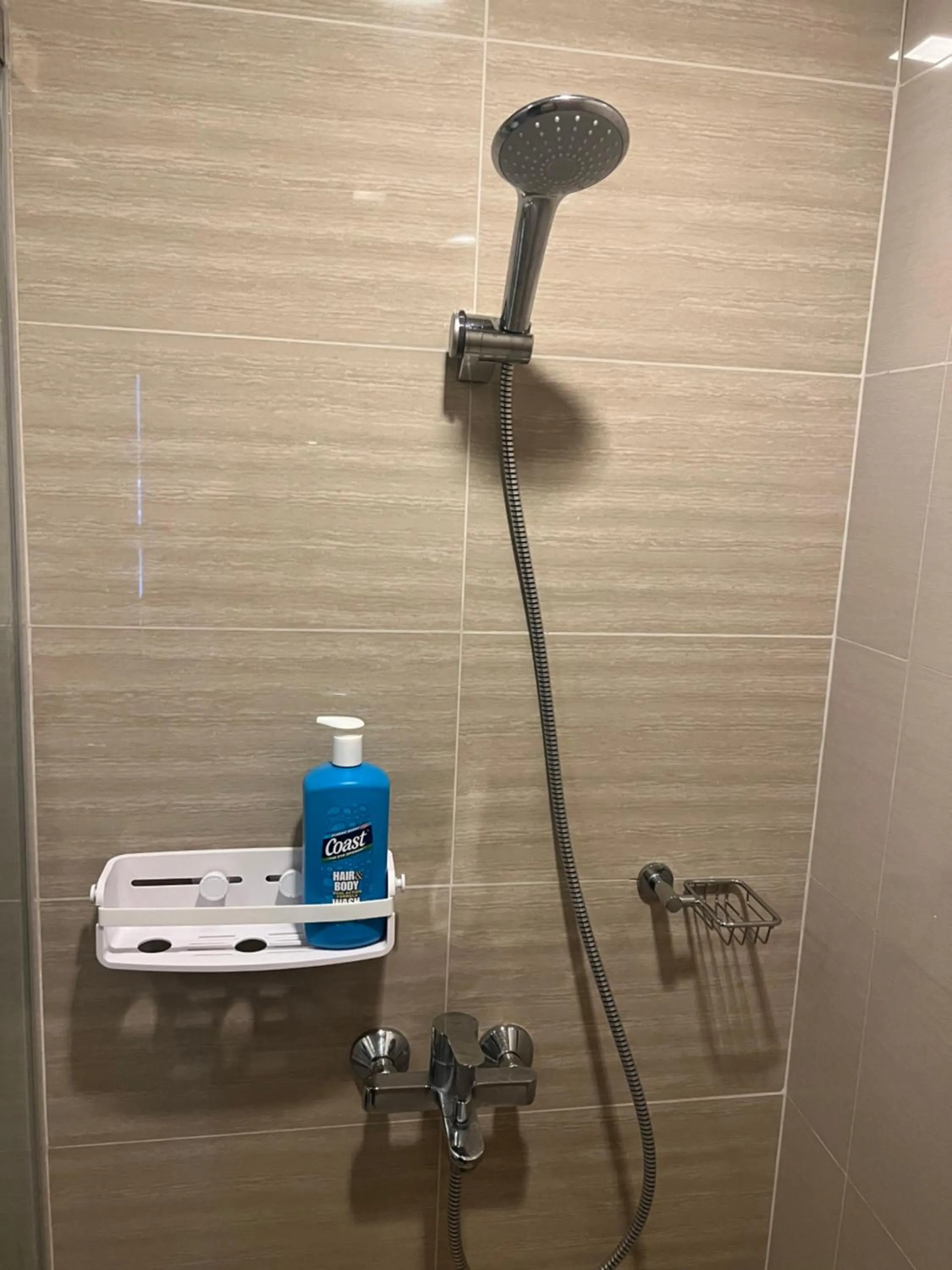 Shower in Uptown Parksuites II