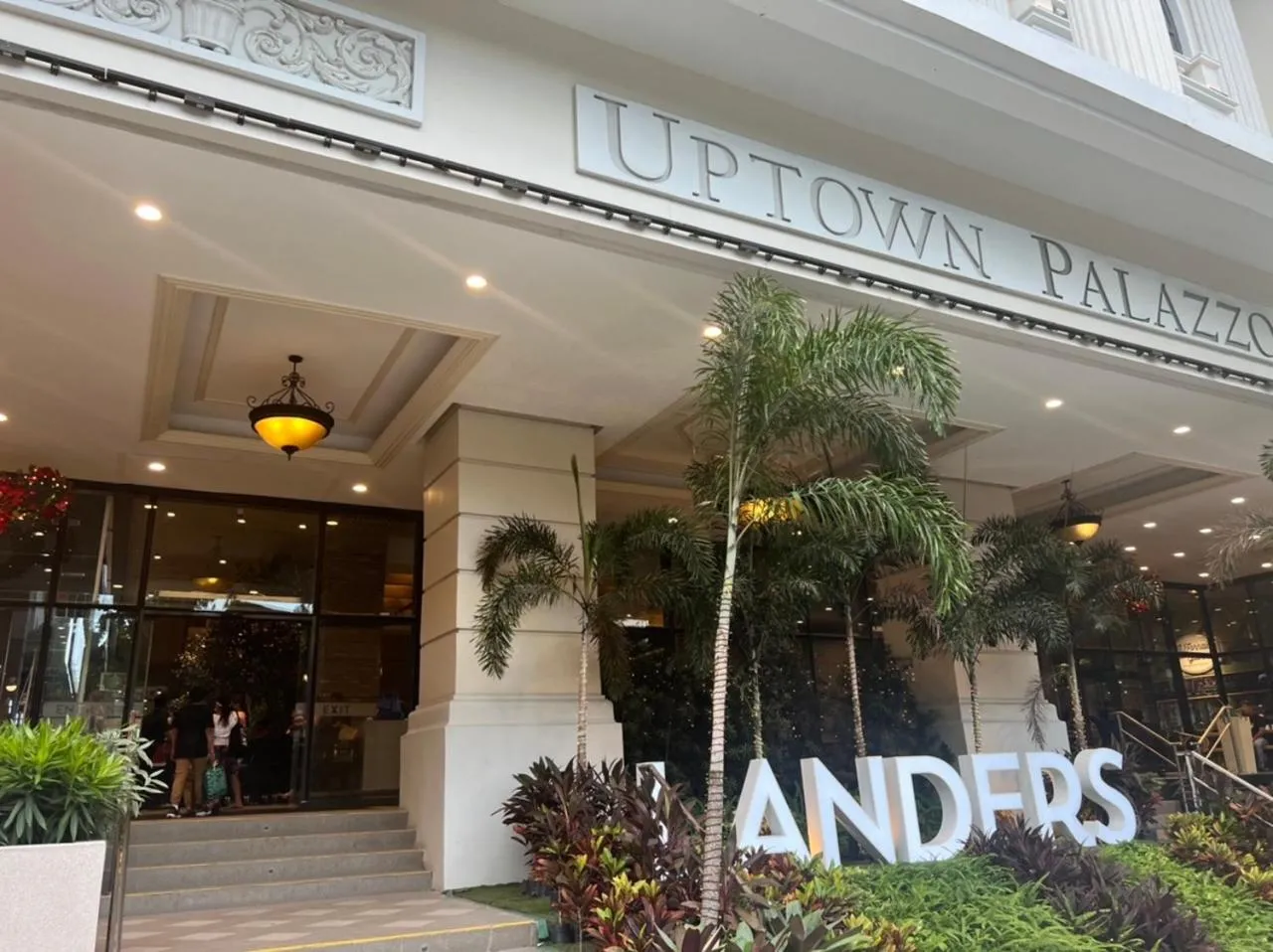 Shopping Area in Uptown Parksuites II