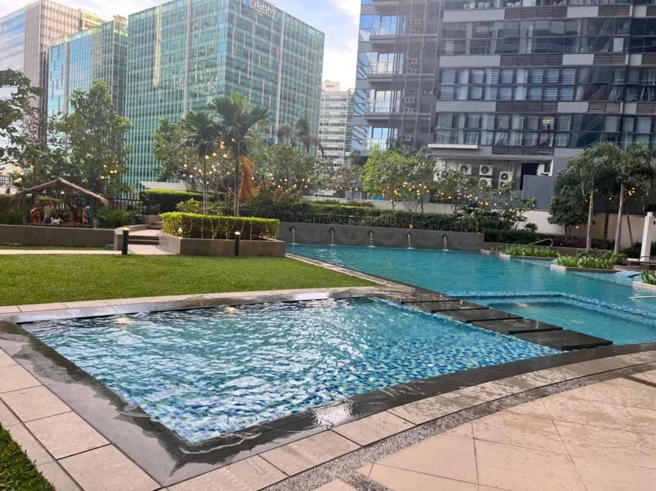 Swimming pool in Uptown Parksuites II