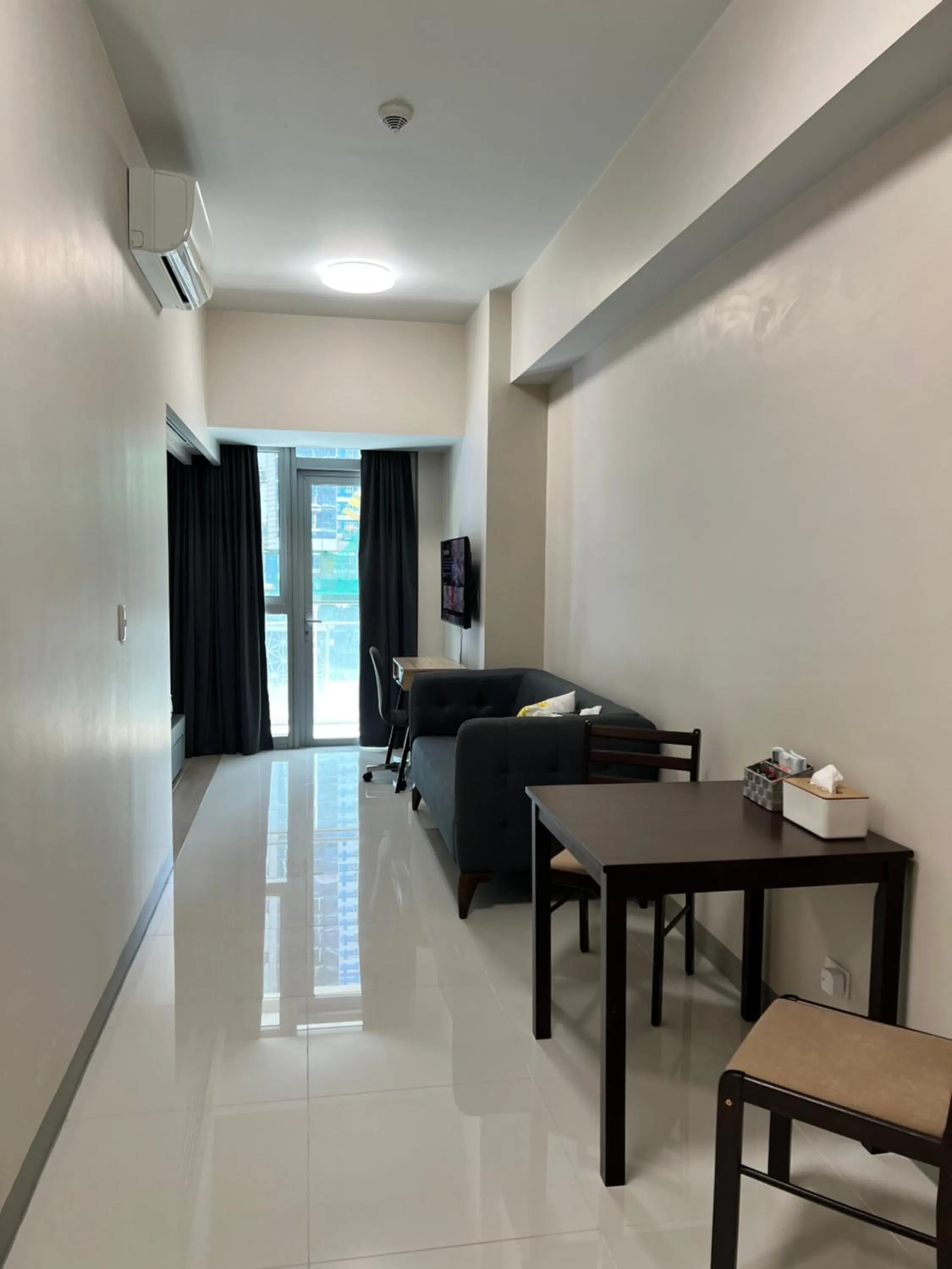 Dining area in Uptown Parksuites II