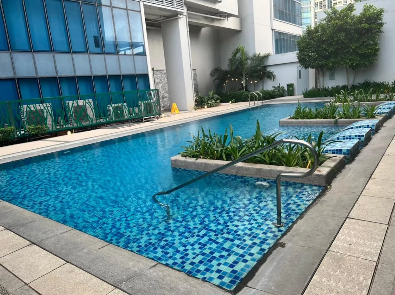 Swimming pool in Uptown Parksuites II