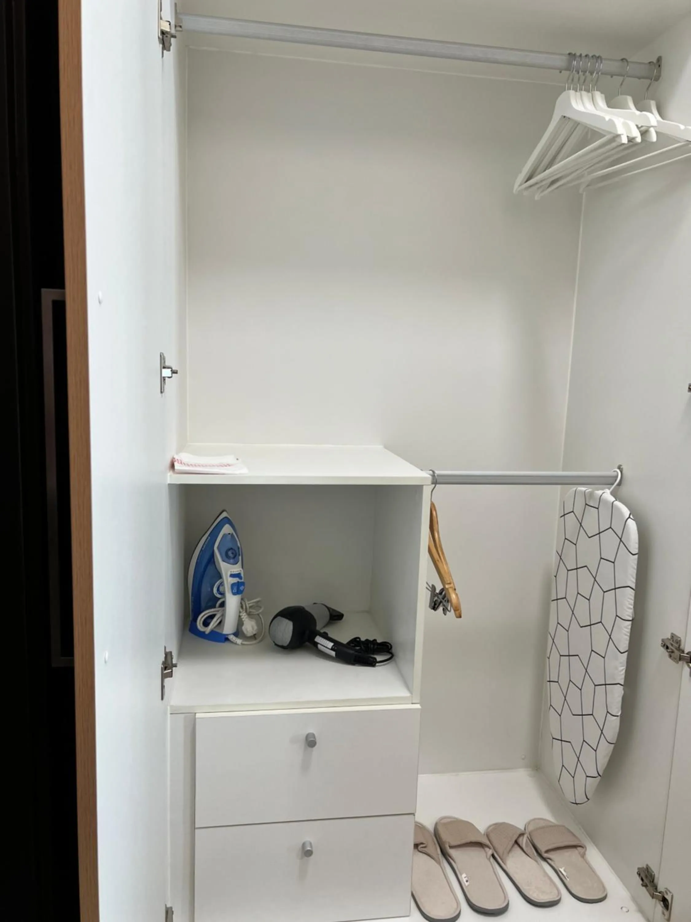 furniture in Uptown Parksuites II