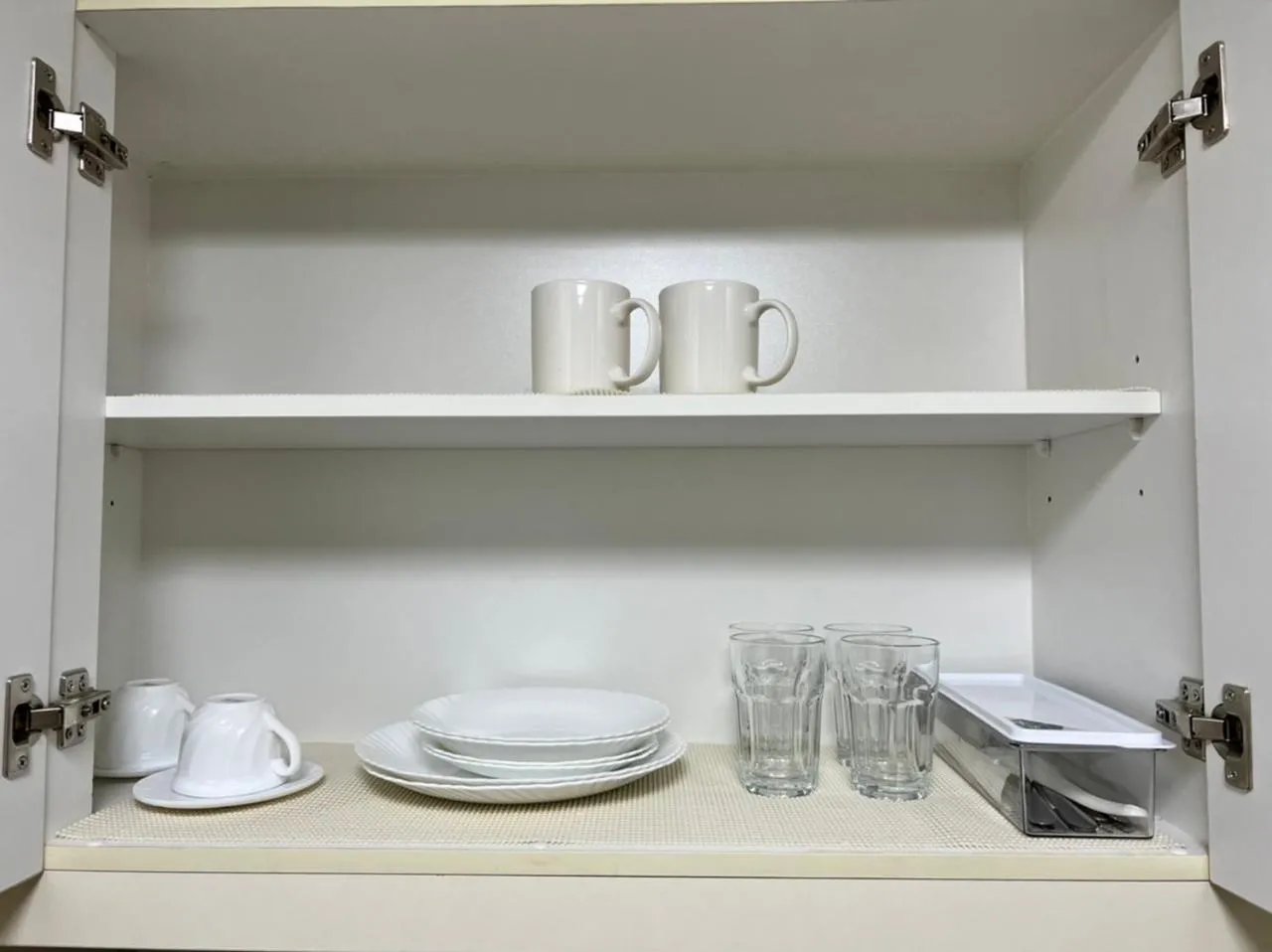 Kitchen or kitchenette in Uptown Parksuites II