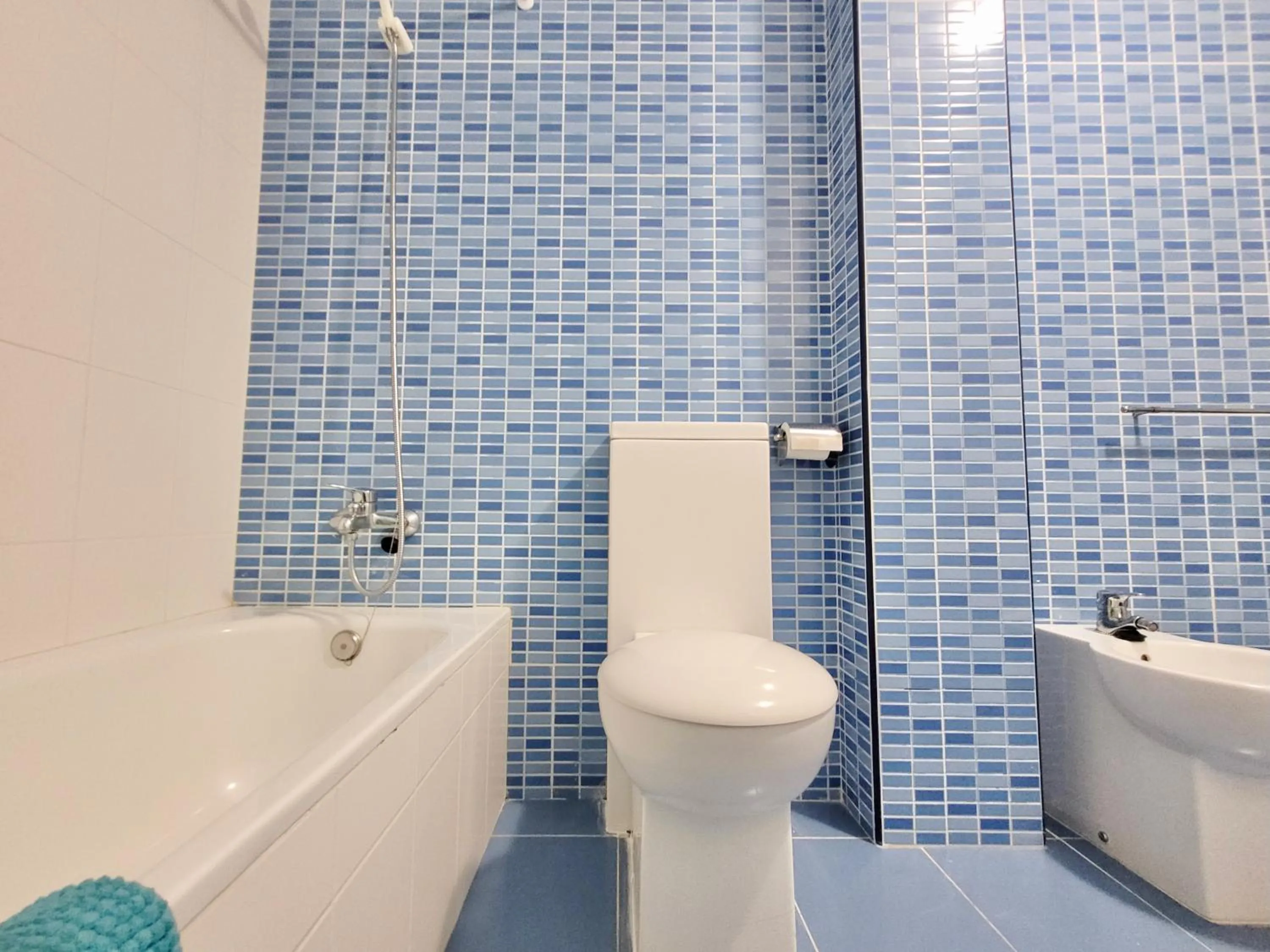 Shower in Los Briones