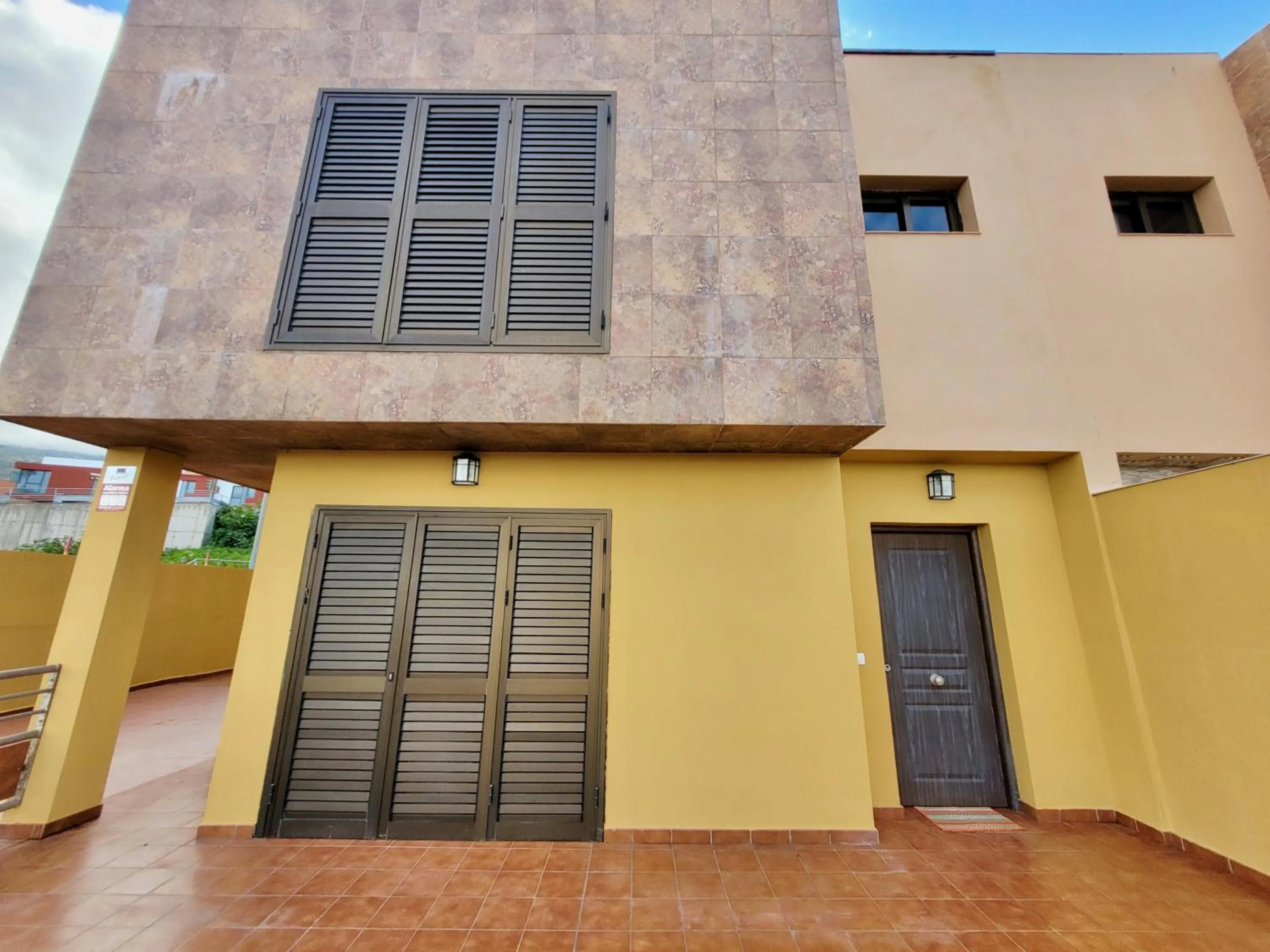 Property building in Los Briones