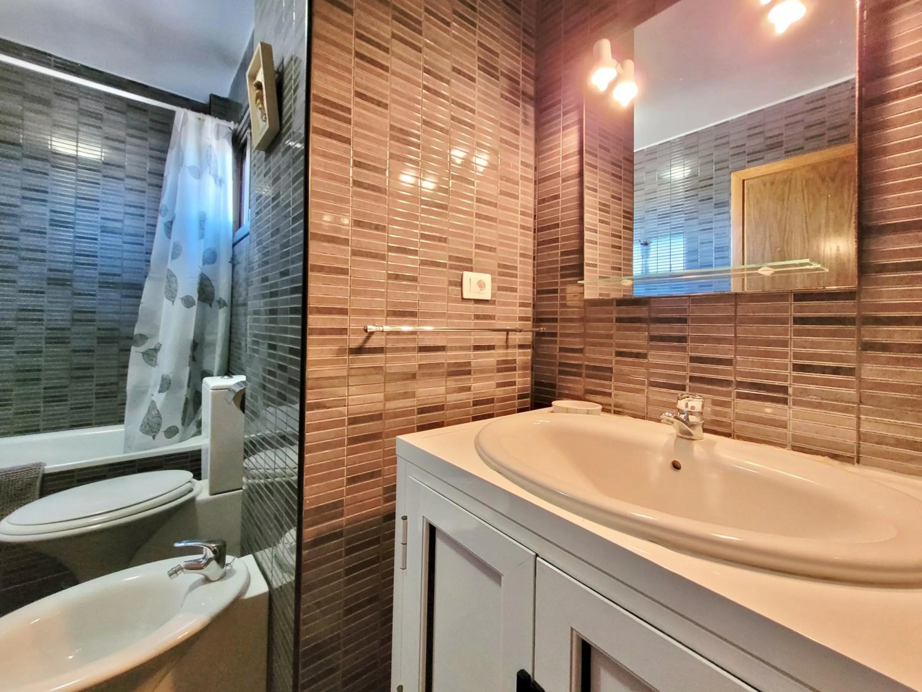 Shower in Los Briones