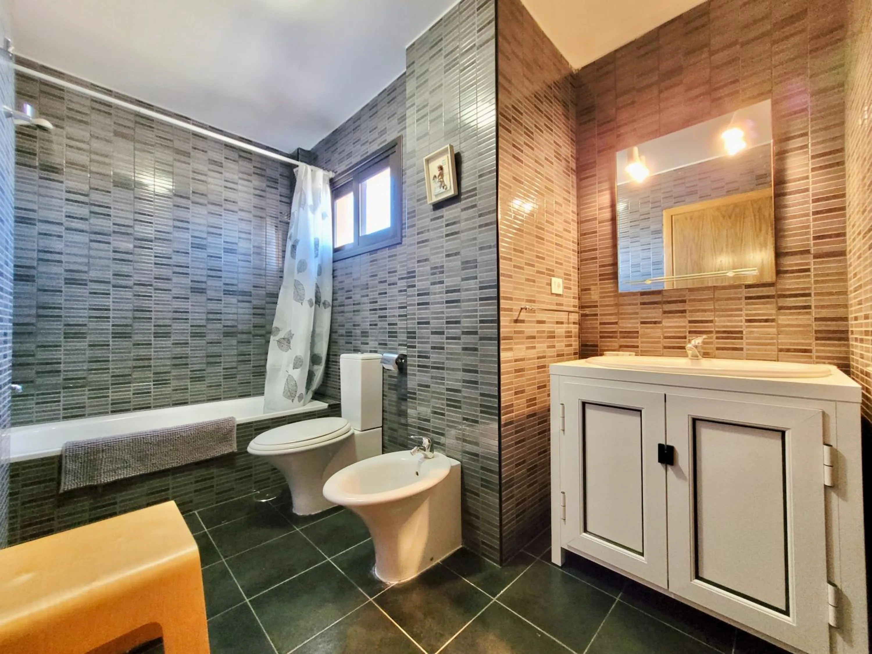 Shower in Los Briones