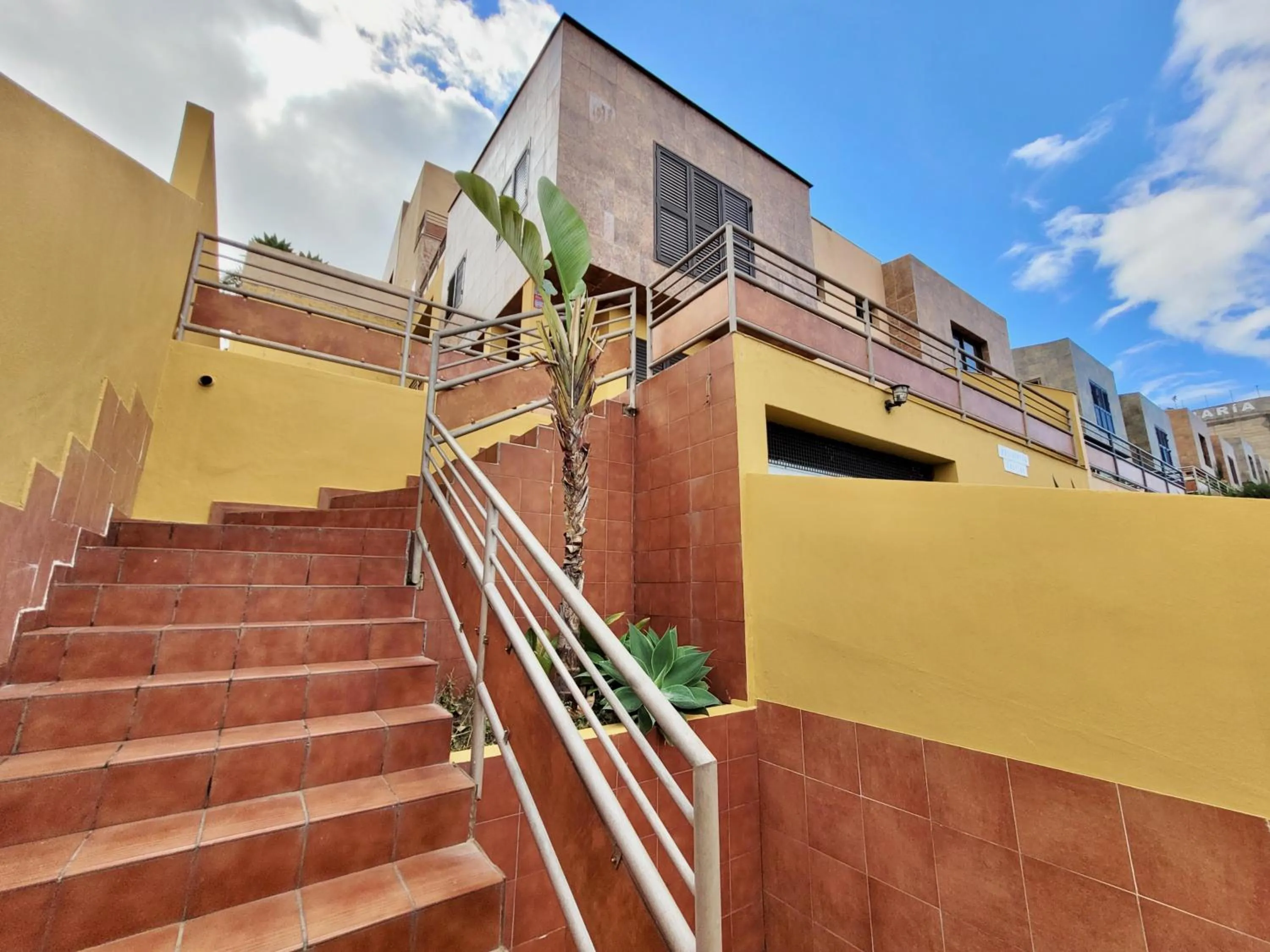 Property building in Los Briones