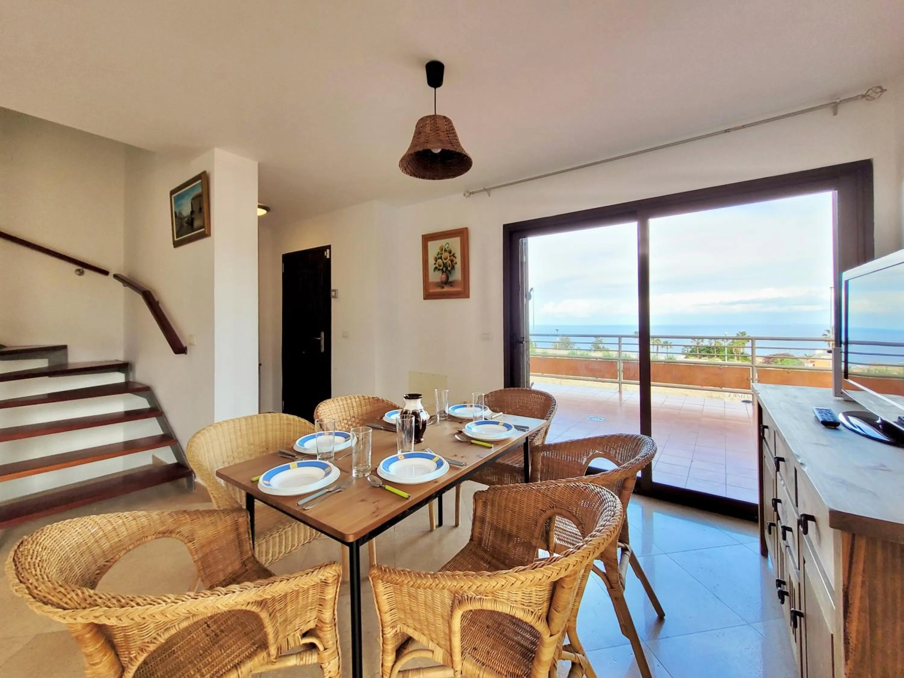 TV and multimedia in Los Briones
