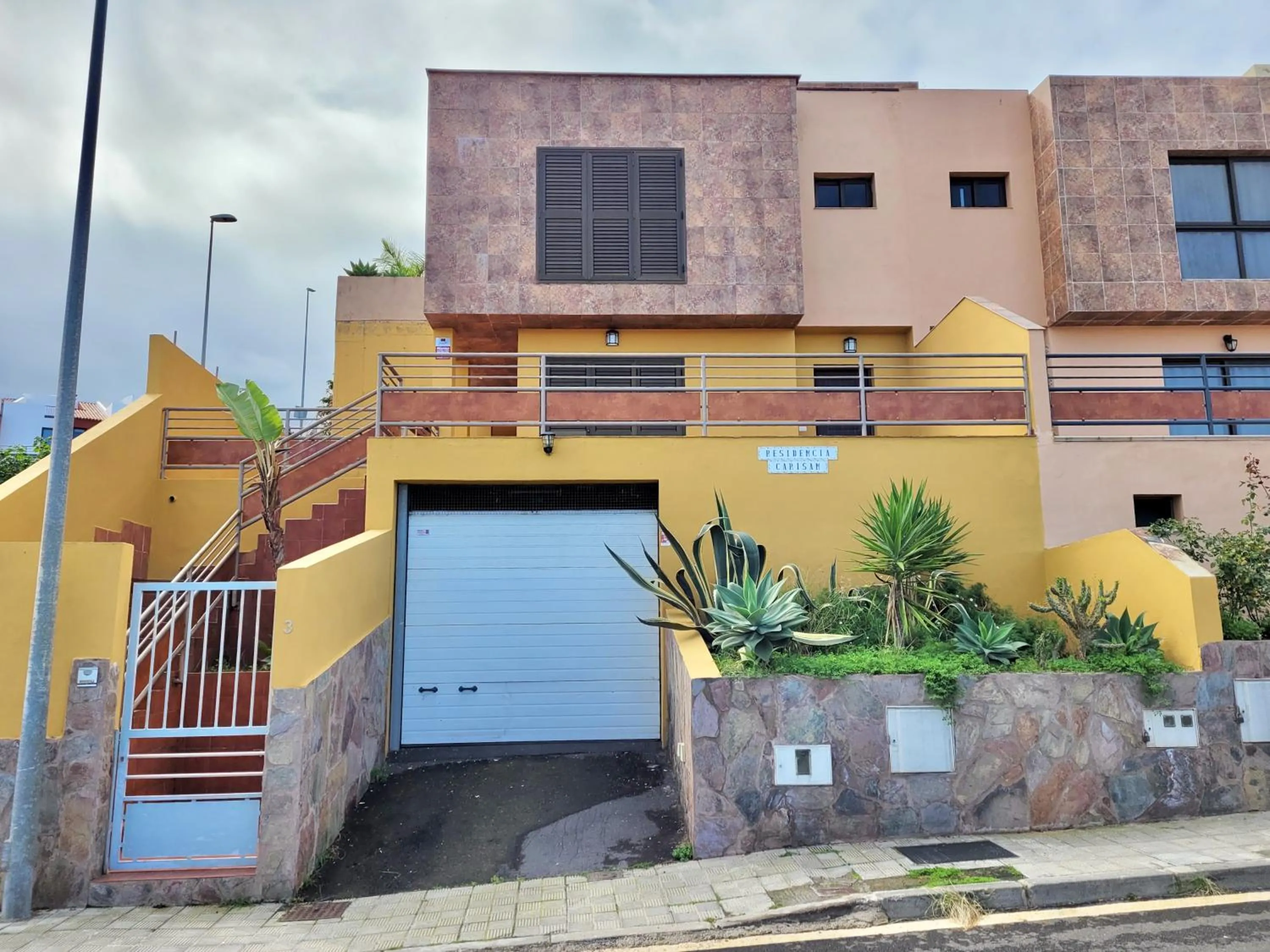 Property building in Los Briones