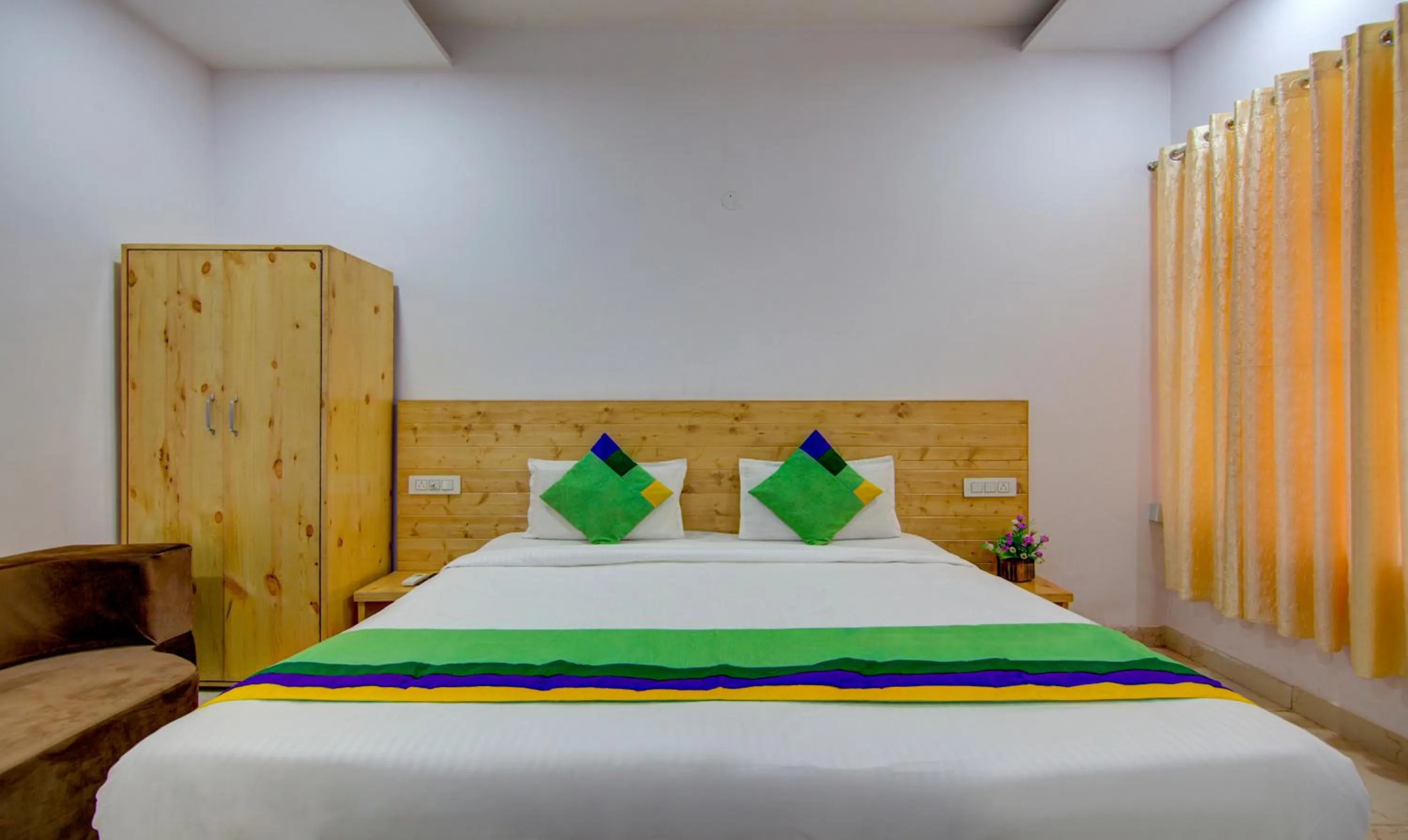 Bedroom, Bed in Treebo The King Mohali