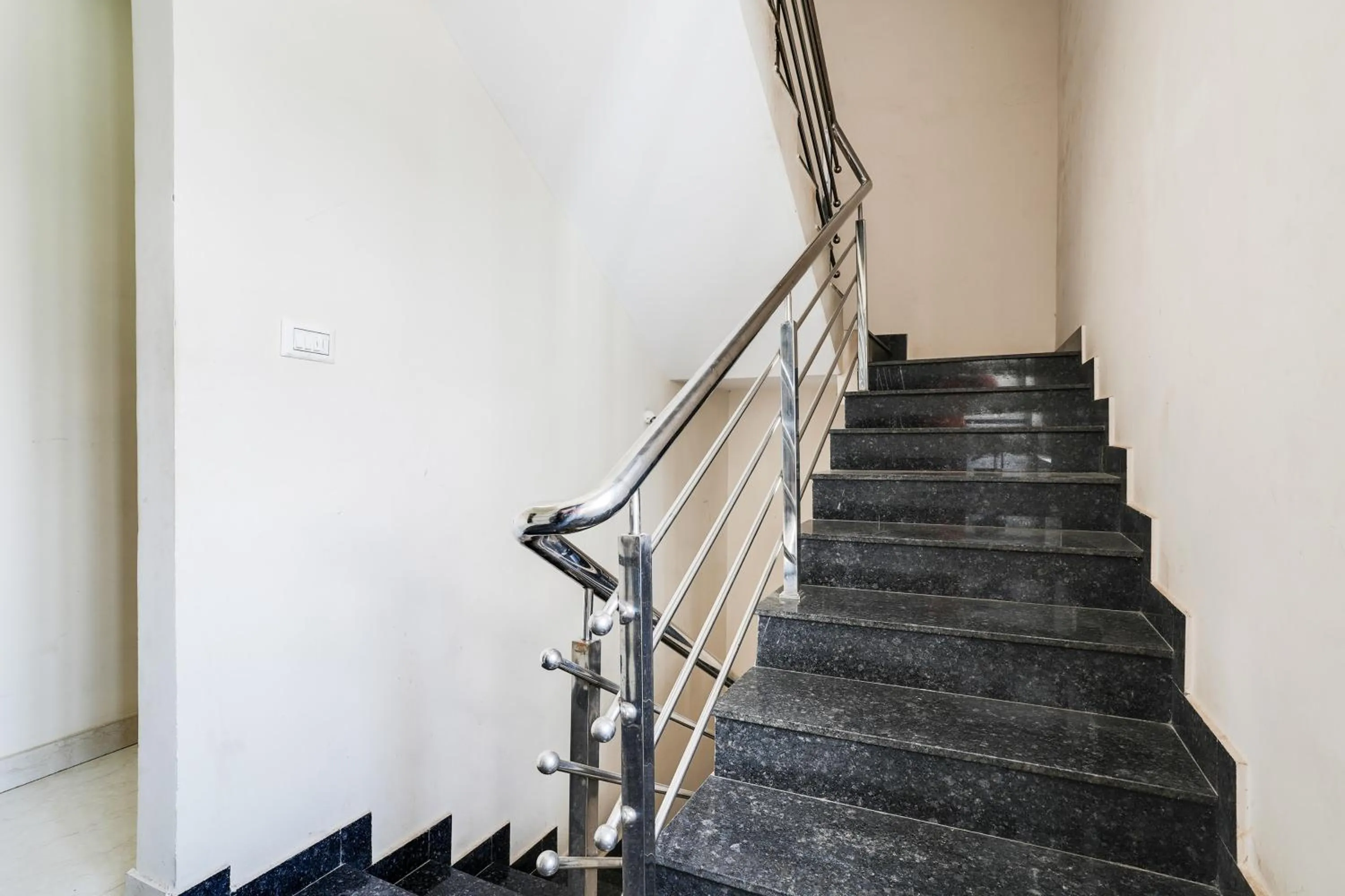 Lobby or reception in Super Hotel O Bangalore Near Reva Circle Formerly CKA Boarding