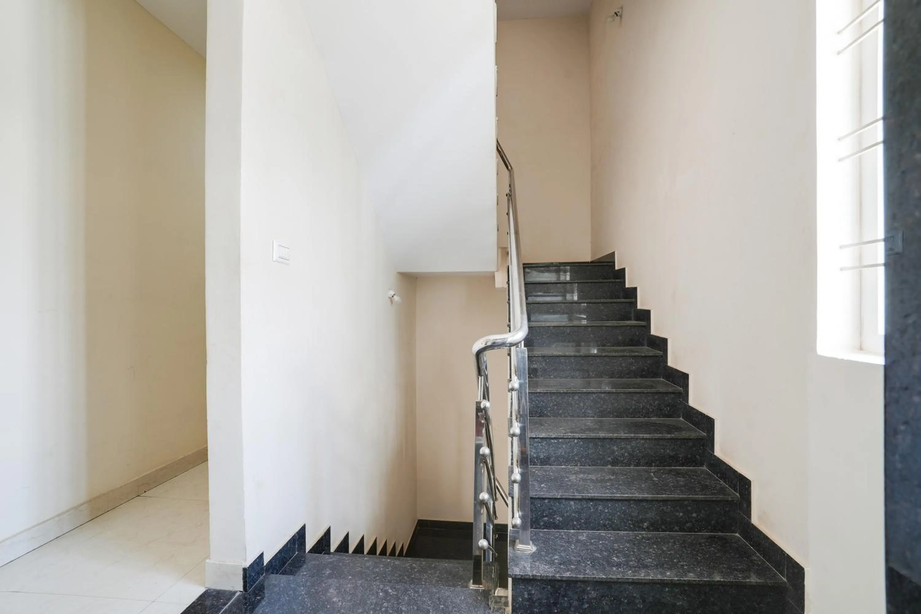 Lobby or reception in Super Hotel O Bangalore Near Reva Circle Formerly CKA Boarding